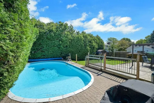 5 Mcmurdo Crt, Ottawa 3