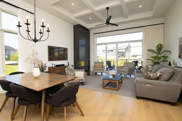 6990 Clayton Walk #33, London South 3