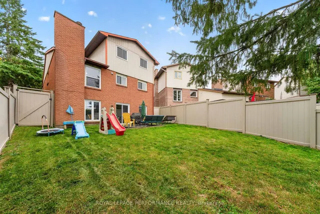38 Naismith Cres, Kanata 4