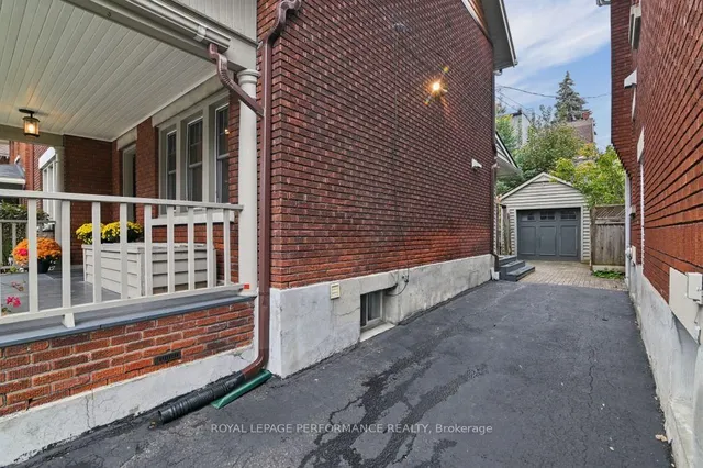 16 Renfrew Ave, Ottawa 4