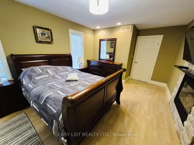 1589 Meridian St, Windsor 4