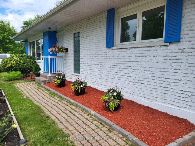 989 GOREN Ave, Ottawa 3