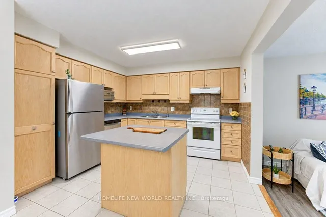 561 Dansbury Dr, Waterloo 3