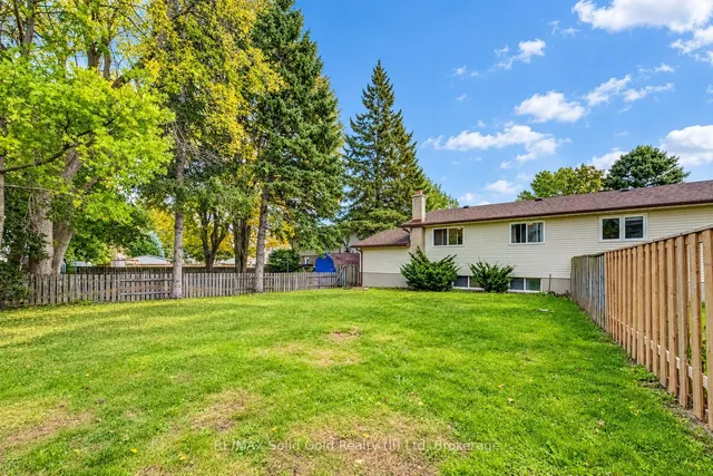15 Uxbridge Cres, Kitchener 4