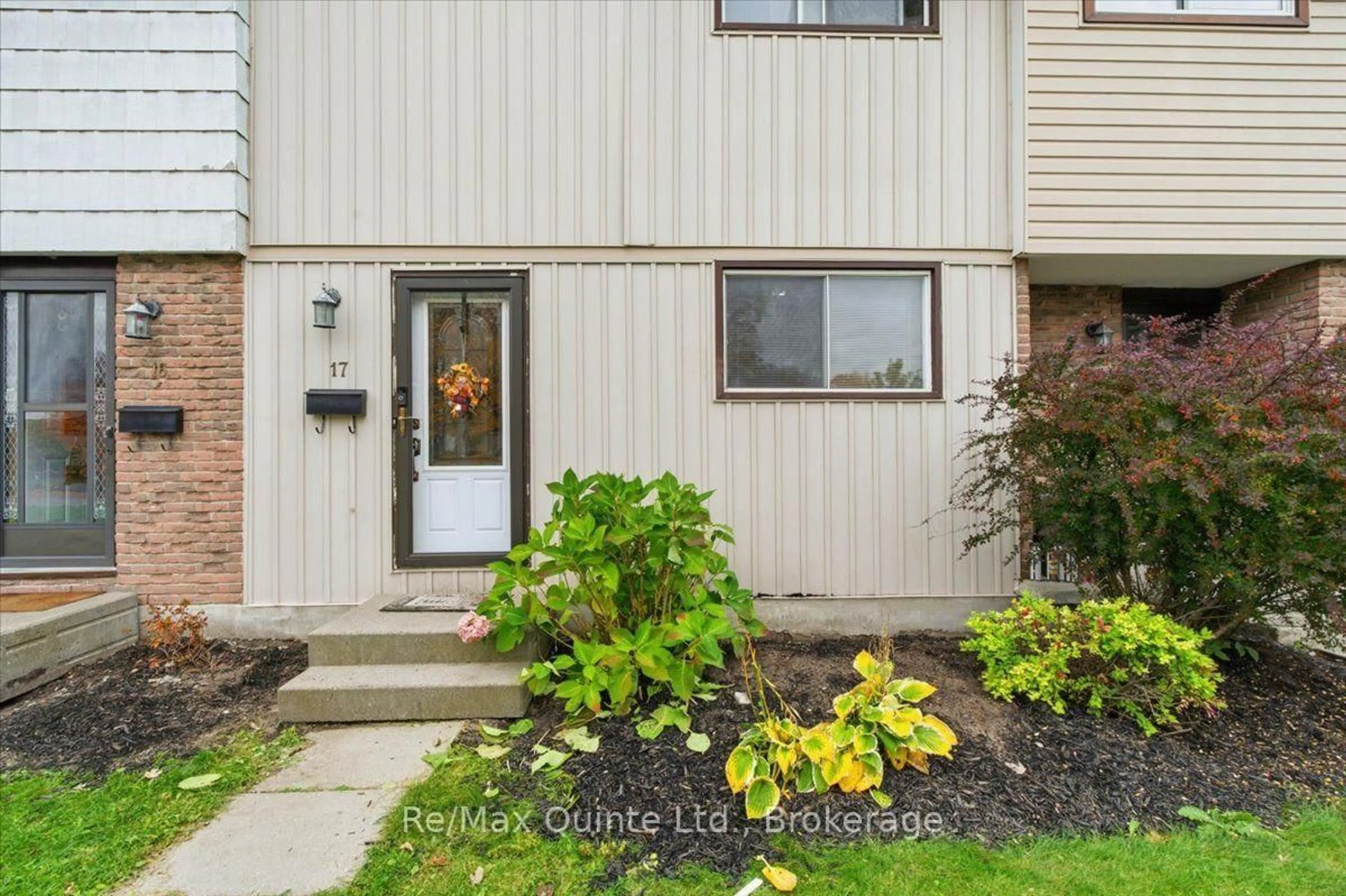 trreb/IMG-X14085266_3c569f1fda1c96323ce6431546f8aac96e7560e5444b336d0dbbcb35d19704ab.jpg