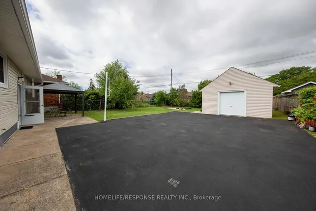 35 PARKDALE Dr, Thorold 5