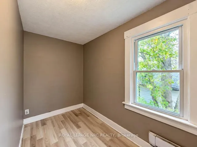 255 Jarvis St, Fort Erie 4