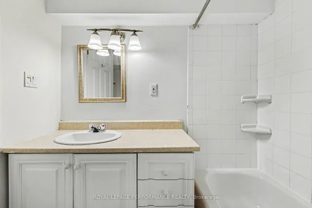 856 Iroquois Rd, Ottawa 3