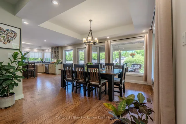 395 Carmichael Dr, North Bay