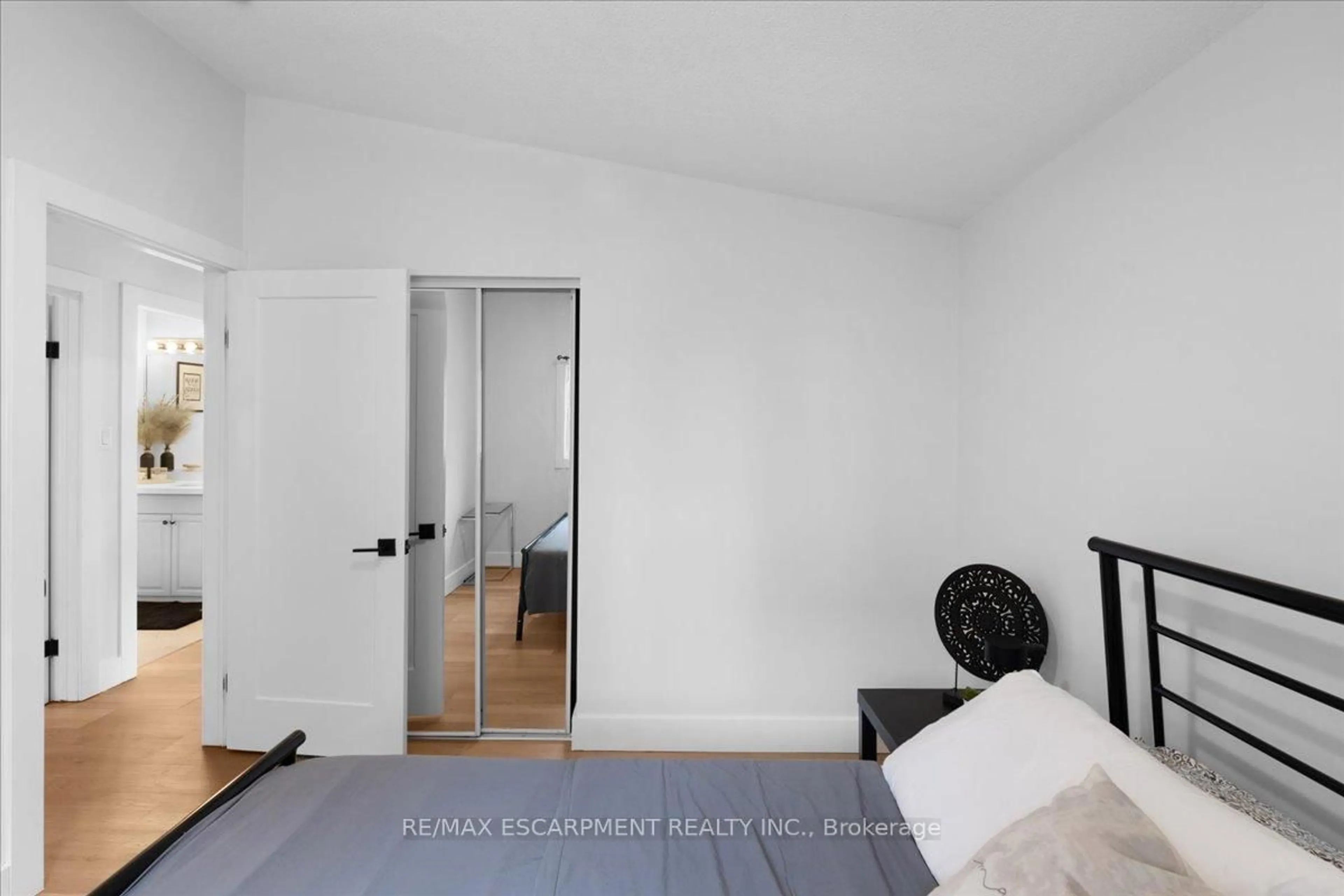 trreb/IMG-X14091988_05d97eee3eb025db552b7710c6a9919e941f55dbf34c202c9feb9d7d988e52ad.jpg