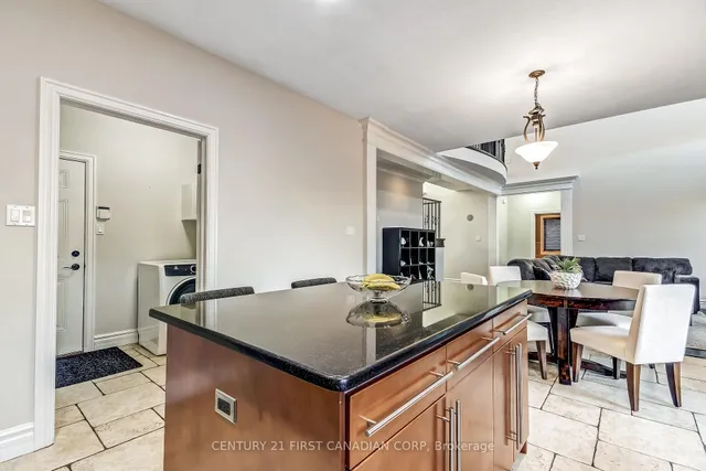 3519 Loyalist Crt, London South 2