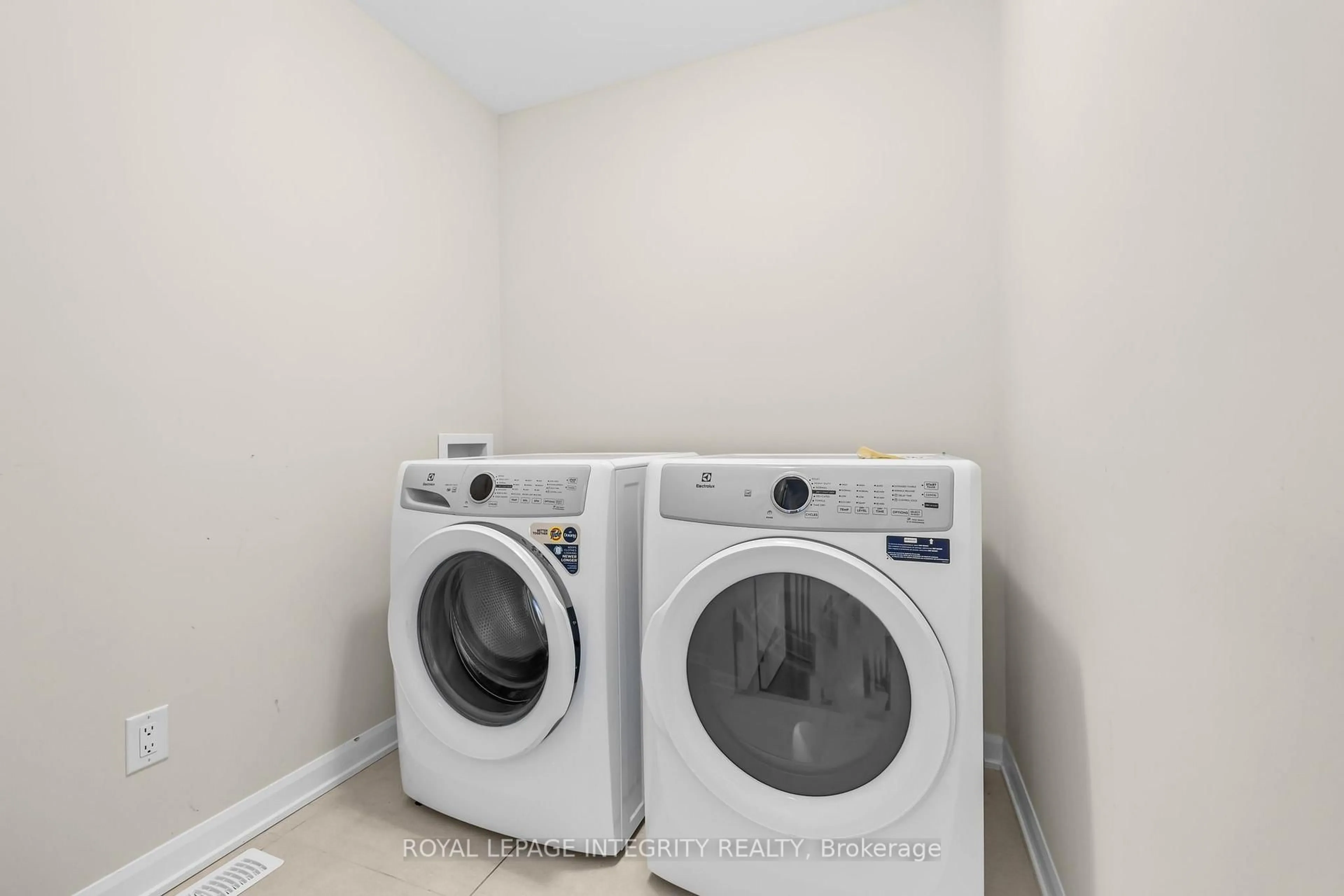 trreb/IMG-X14102424_6a152a698259b83a6fb948dc63b0d2c97dc5704a20c88fbf510fc7cbb1be1f10.jpg