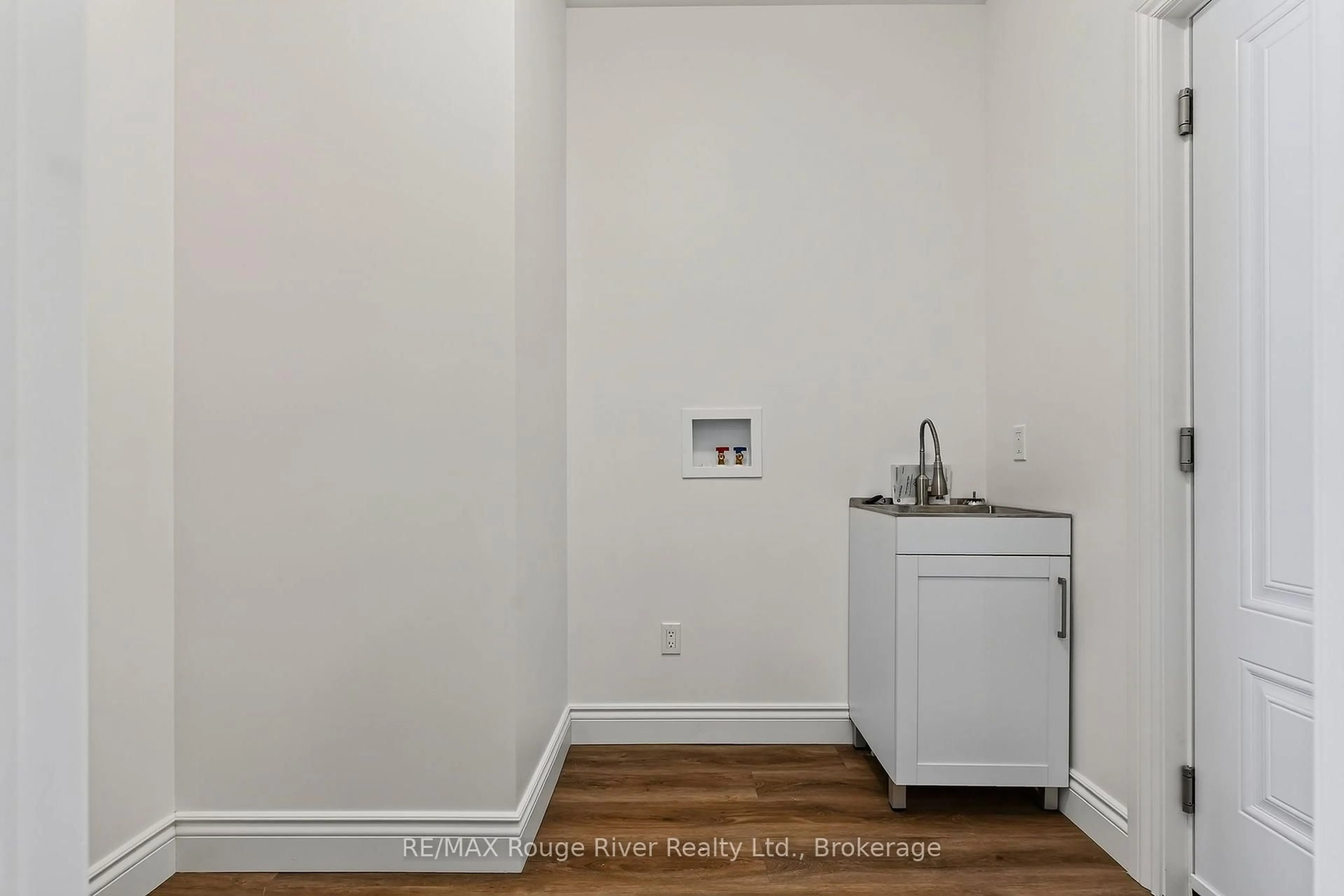 trreb/IMG-X14113136_0a81818e5b071b8db89fde15074b4681d7a95f543a29775b63eb947dd5f6b5f9.jpg