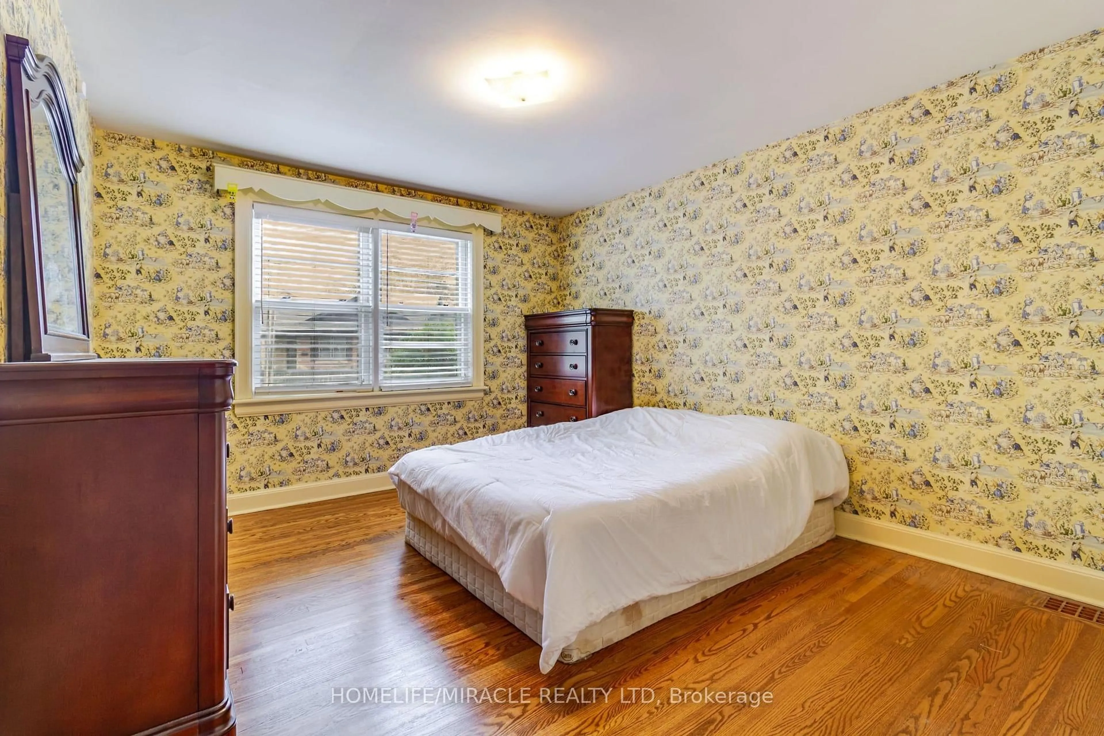 trreb/IMG-X14130392_0d06563f5fc1f8590f8dcd2bca9f8dccdb58e1c55d80d4e01d0121aa2d5c0dd2.jpg