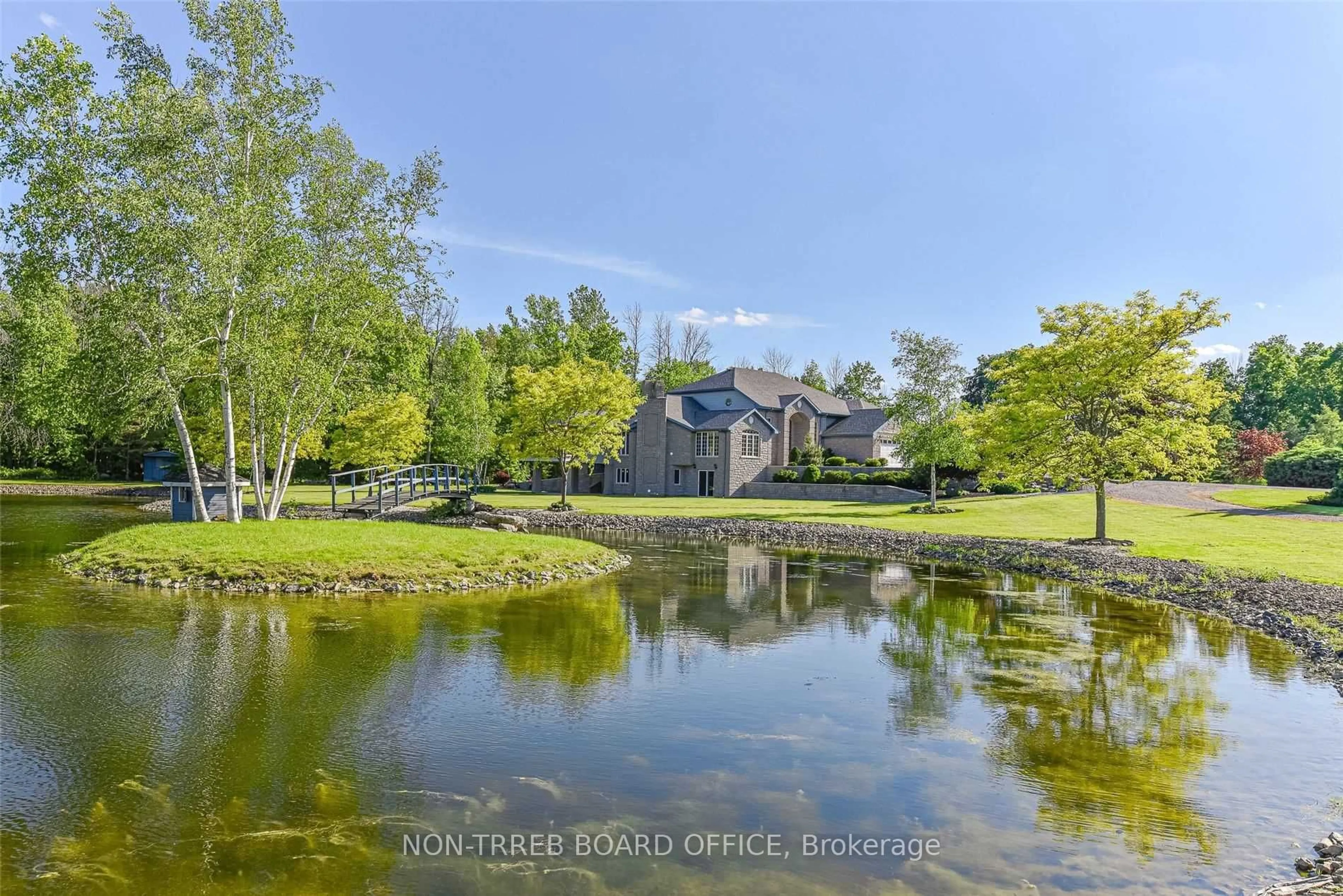 A pic from outside/outdoor area/front of a property/back of a property/a pic from drone, water/lake/river/ocean view for 1246 Conc 6 Townsend, Norfolk Ontario N0E 1Y0