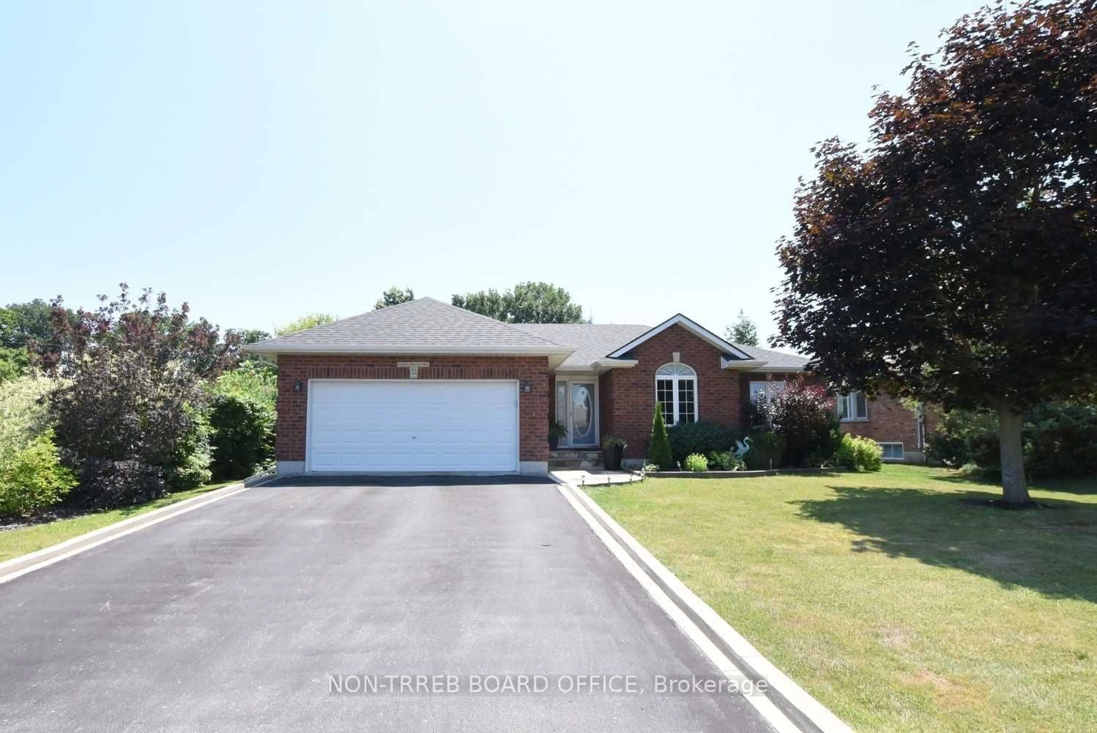 Home with brick exterior material, street for 52 Pine Ridge Cres, Norfolk Ontario N0A 1N3