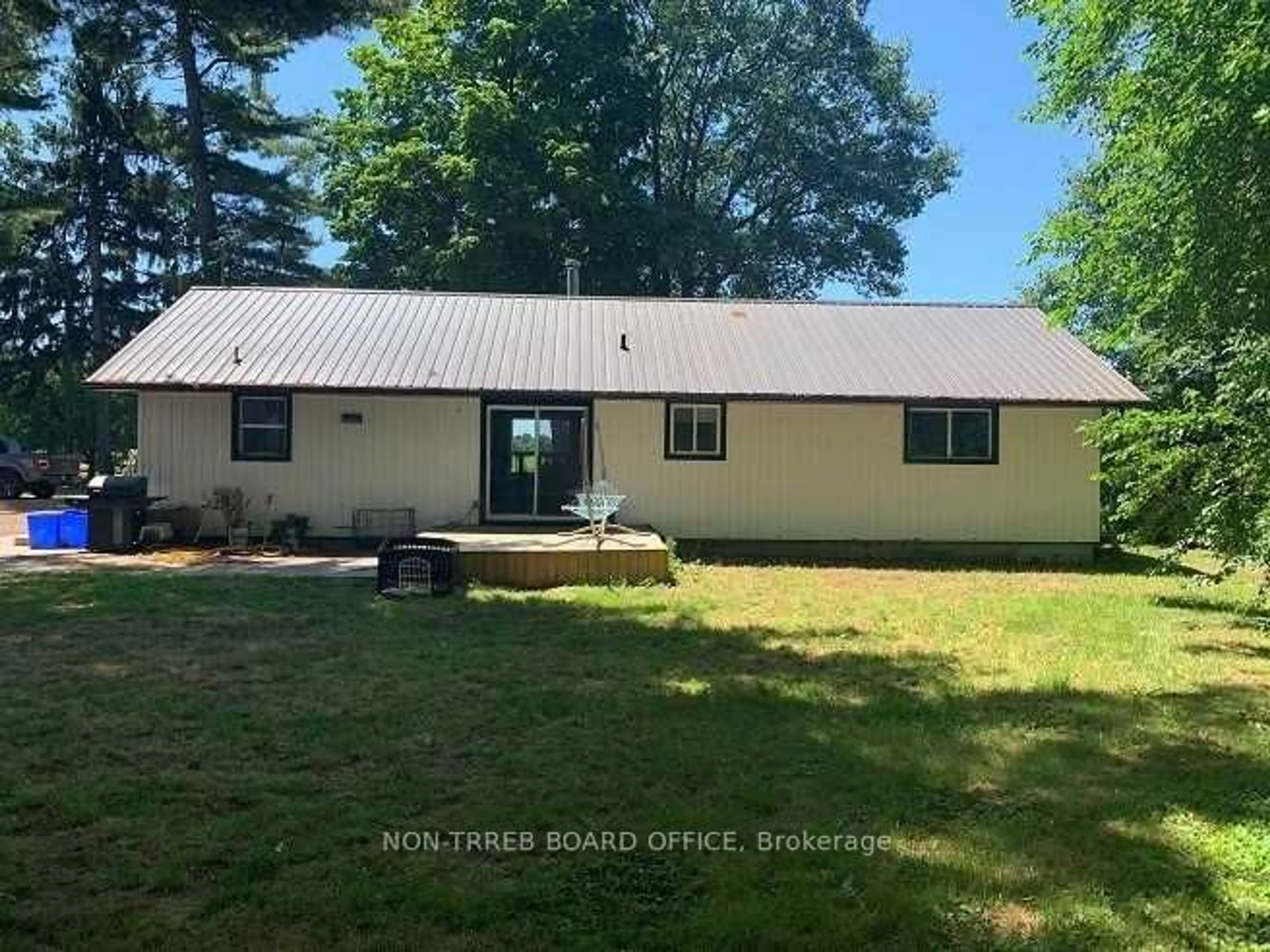 Home with vinyl exterior material, unknown for 77 Cultus Rd, Norfolk Ontario N0E 1C0