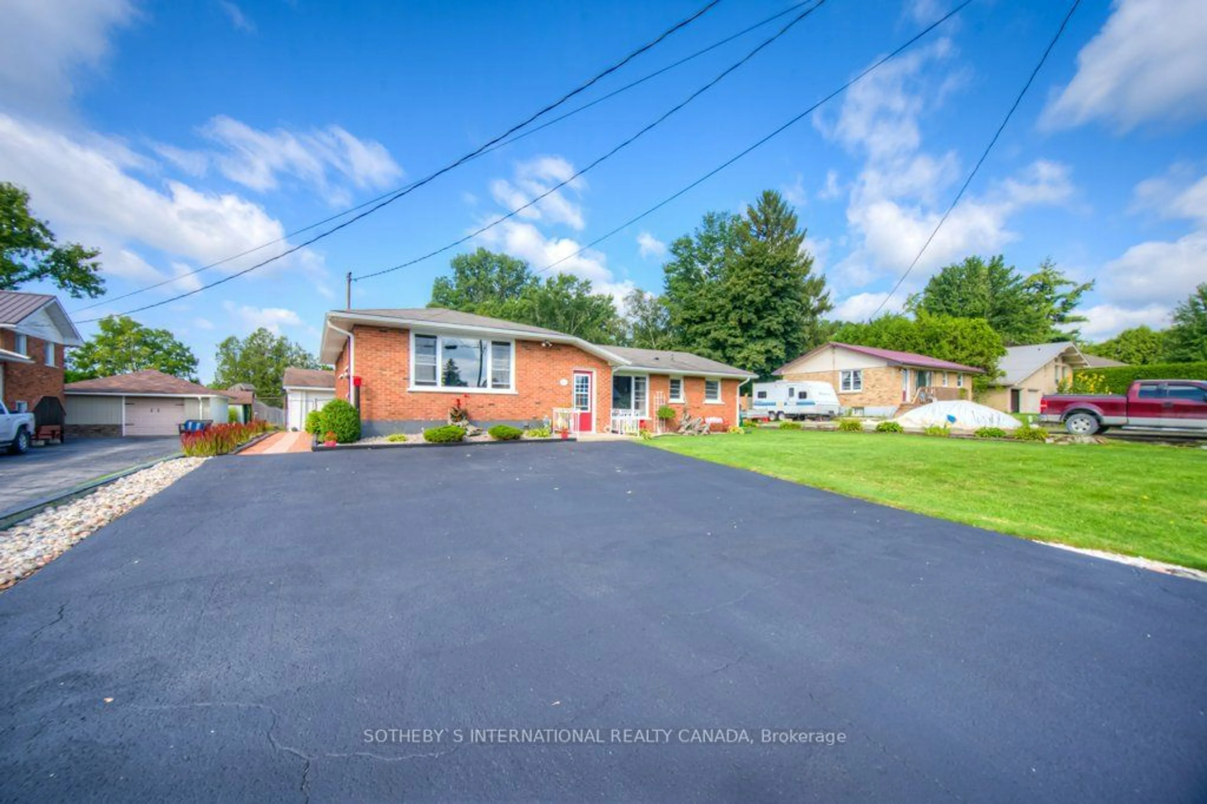 A pic from outside/outdoor area/front of a property/back of a property/a pic from drone, street for 23 Henry St, Norfolk Ontario N4B 2E9
