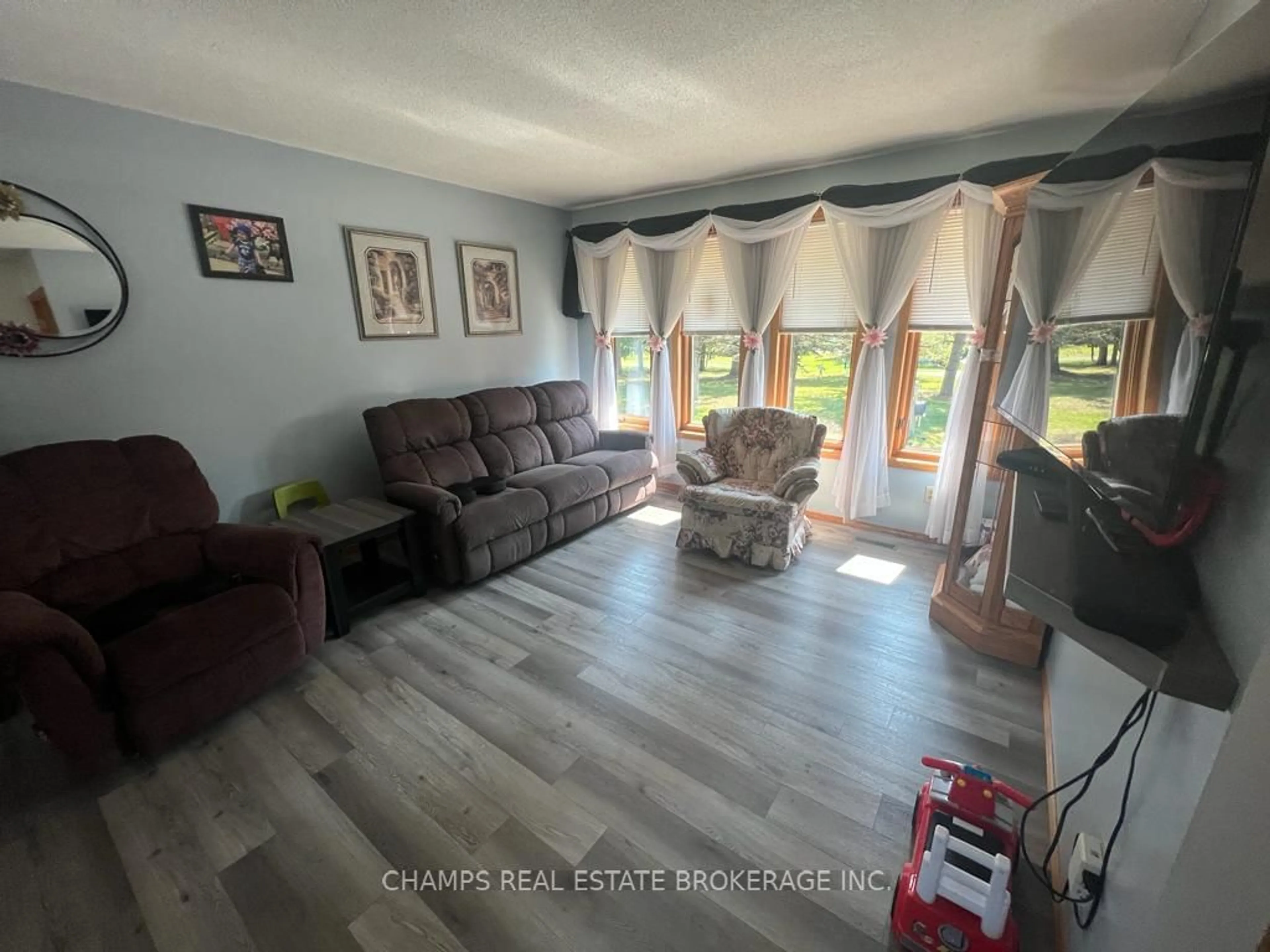 Living room with furniture, unknown for 2528 Dawson Rd, Thunder Bay Ontario P7G 2G2