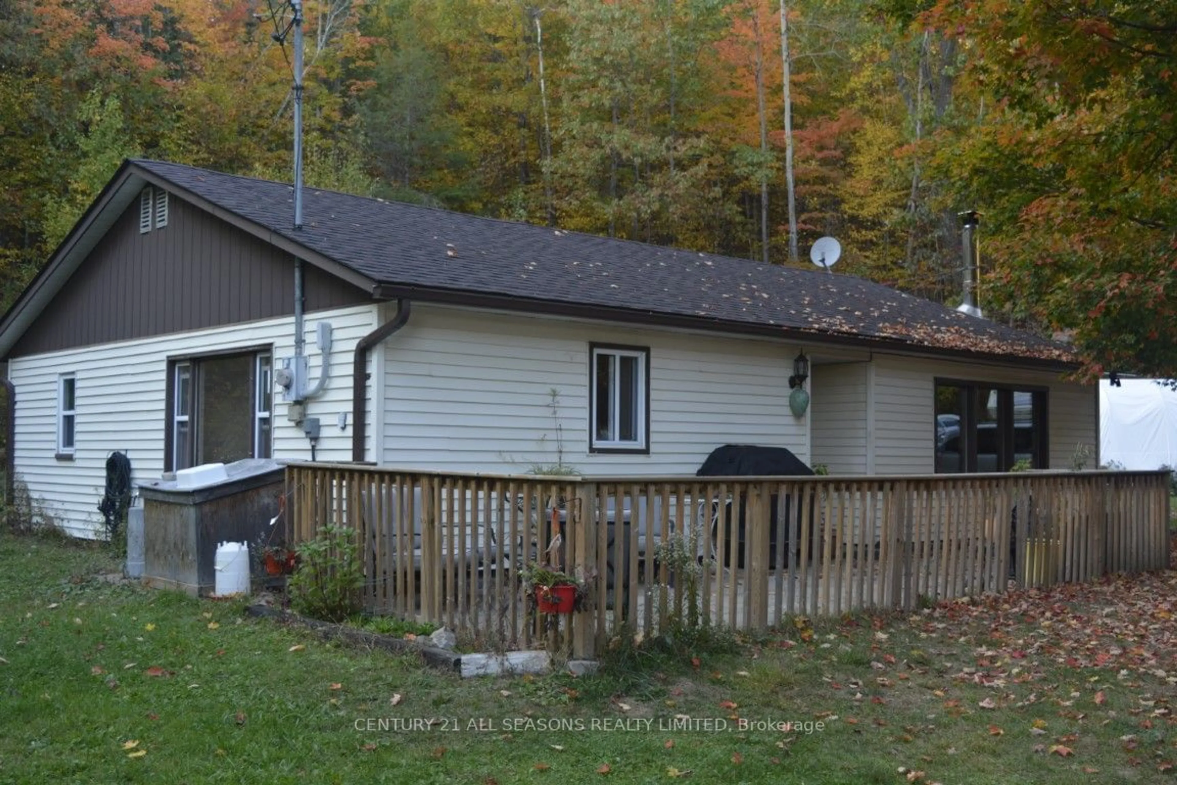 Outside view for 1081 Papineau Lake Rd, Hastings Highlands Ontario K0L 2R0