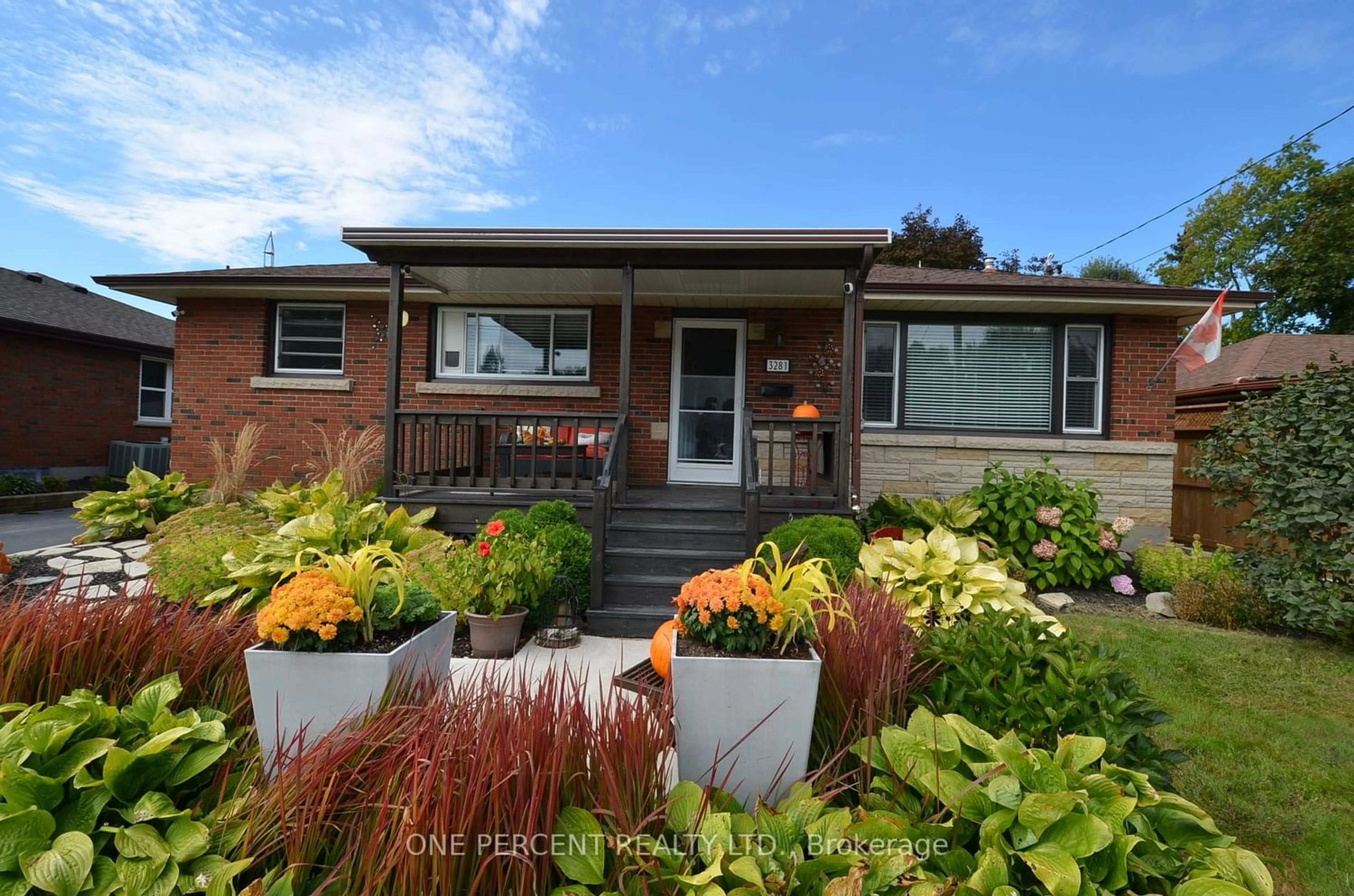 Home with brick exterior material, street for 3281 Linden Ave, Niagara Falls Ontario L2J 2T7