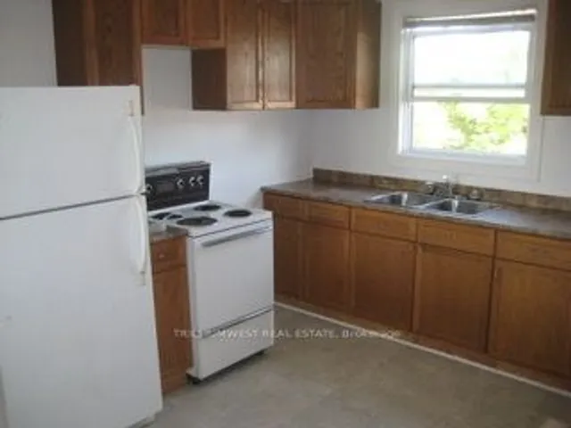 Additional property image - 154-156 Freelton Rd