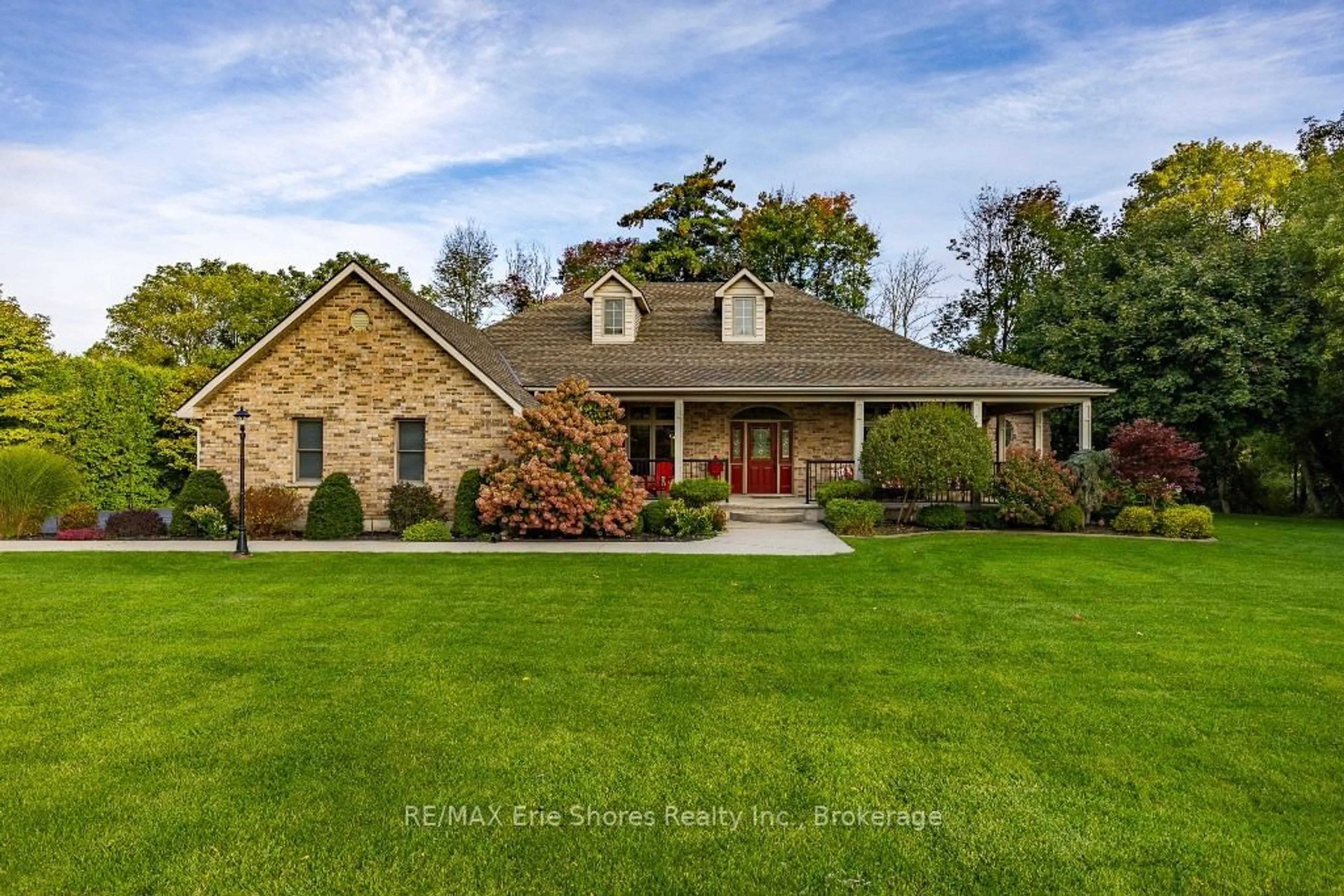 Home with brick exterior material, street for 313 William St, Norfolk Ontario N4B 2X4