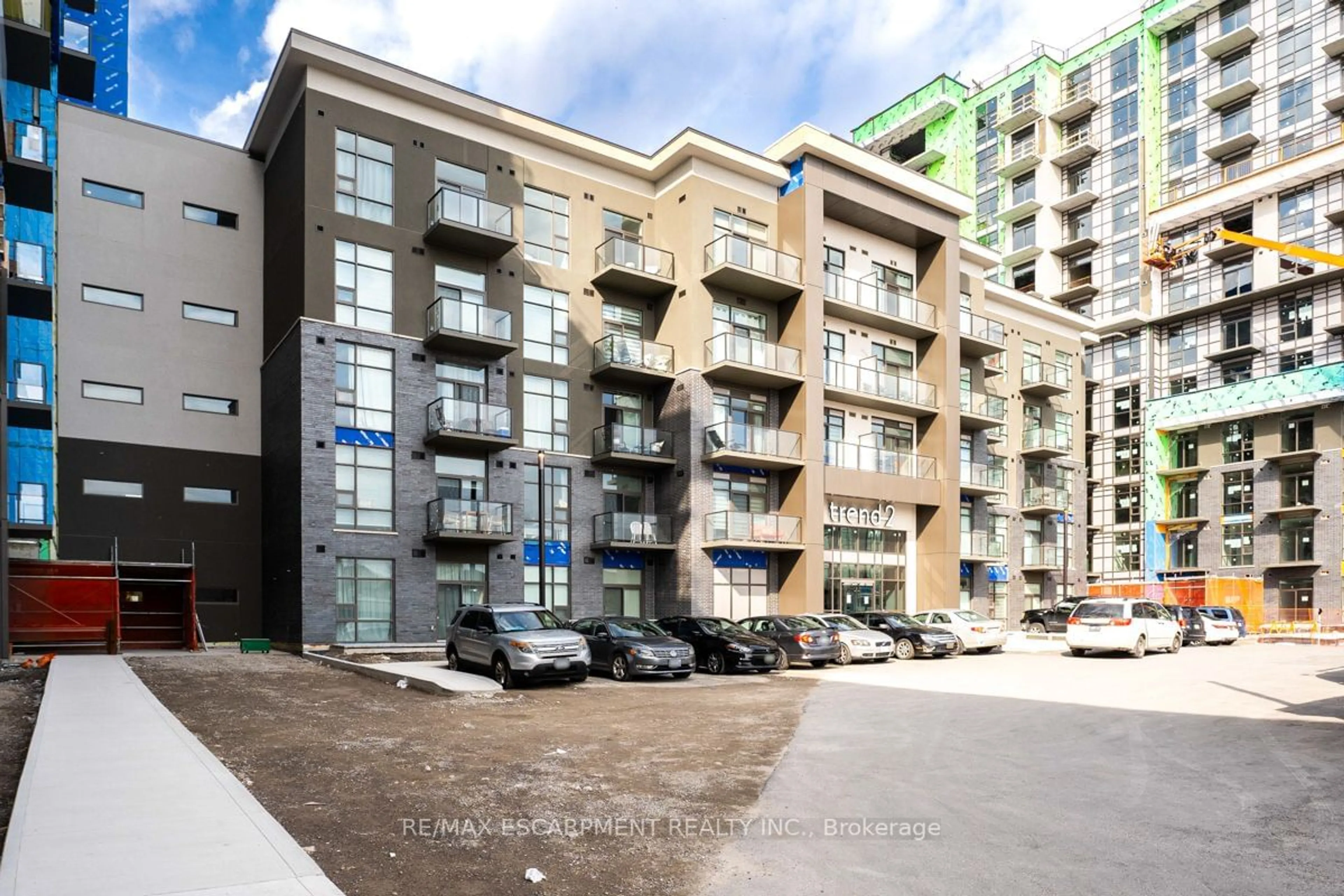 A pic from exterior of the house or condo for 460 Dundas St #803, Hamilton Ontario L8B 2A5