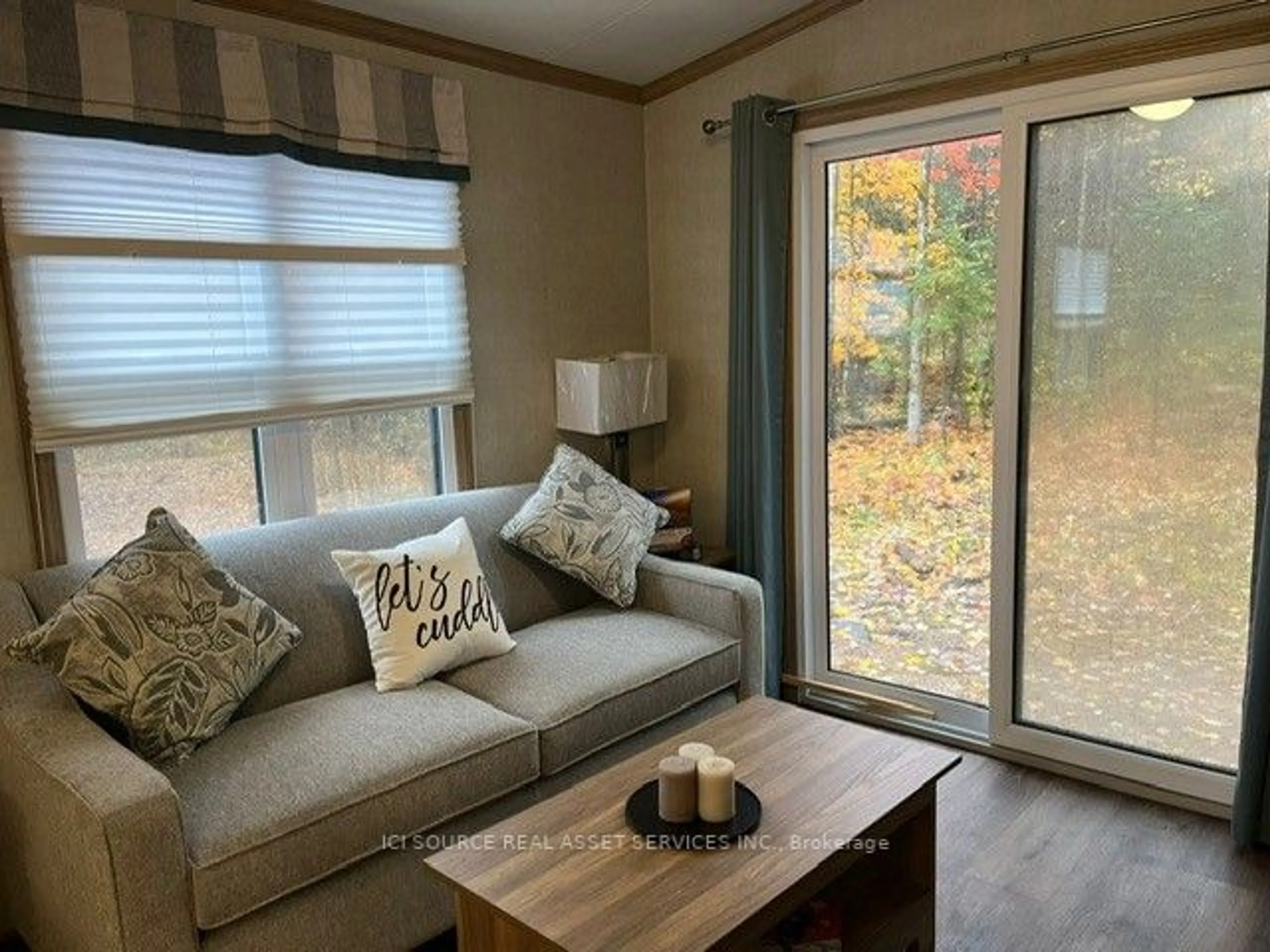 Living room for 1047 Bonnie Lake Camp Rd #BTNB088, Bracebridge Ontario P1L 1W9