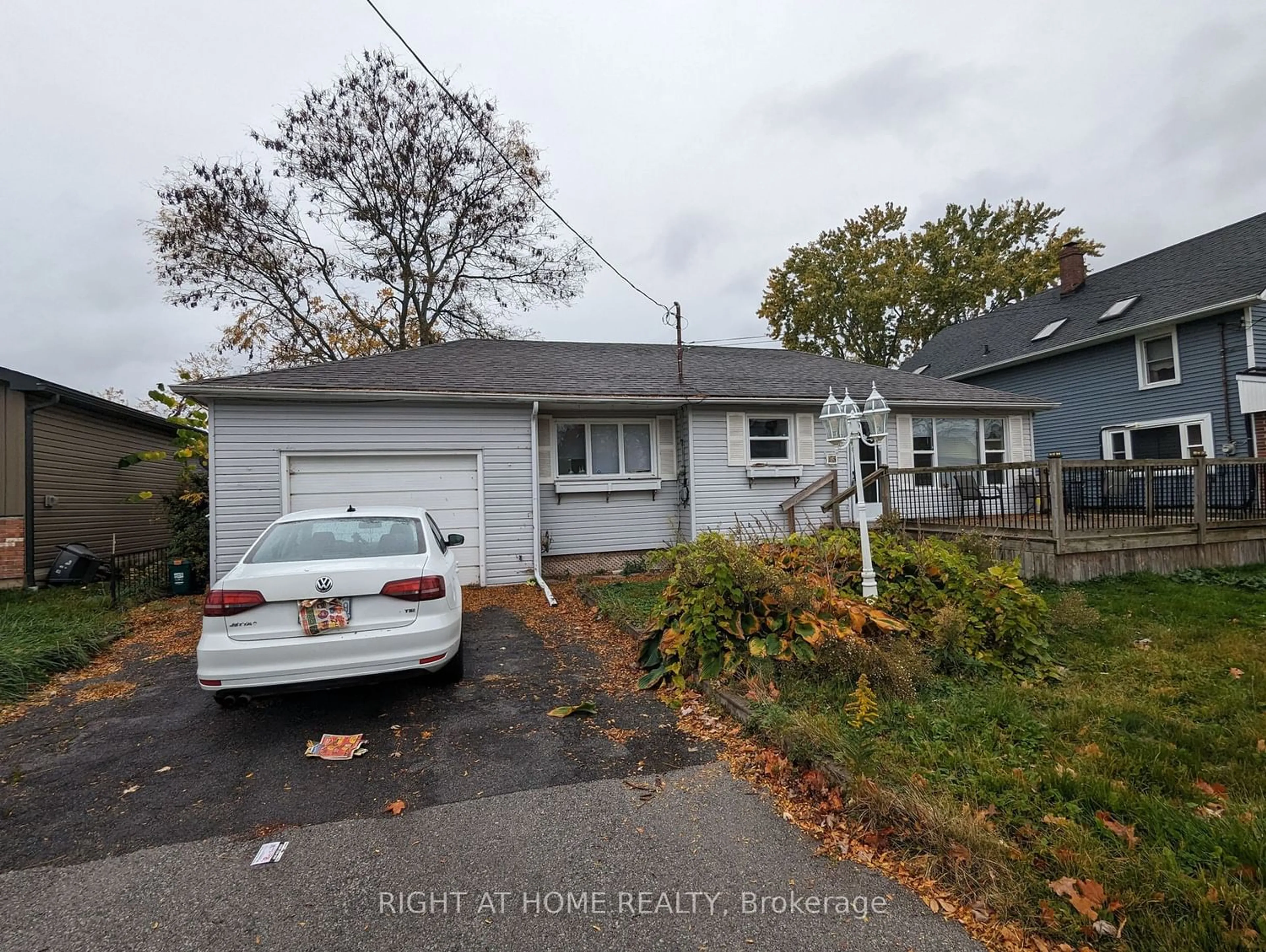 Frontside or backside of a home for 13 Lillian Pl, Fort Erie Ontario L2A 5M1