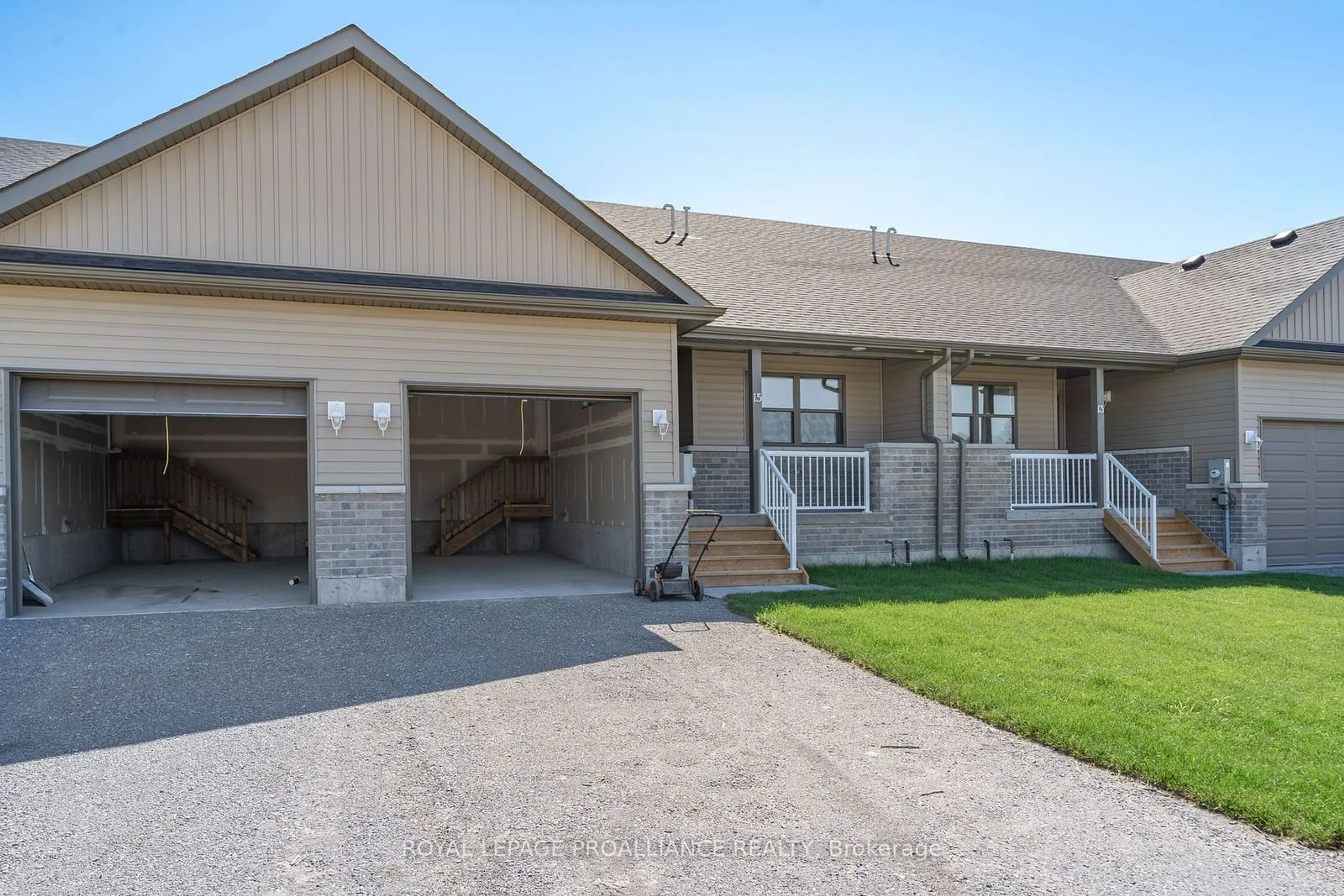 Indoor entryway for 13 Clayton John Ave, Brighton Ontario K0K 1H0