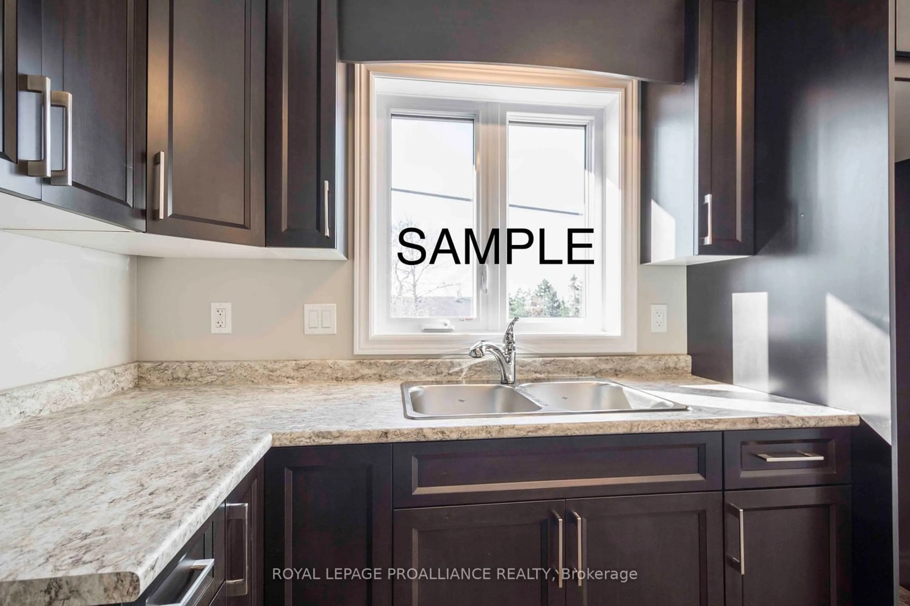 Standard kitchen for 42 Mackenzie John Cres, Brighton Ontario K0K 1H0