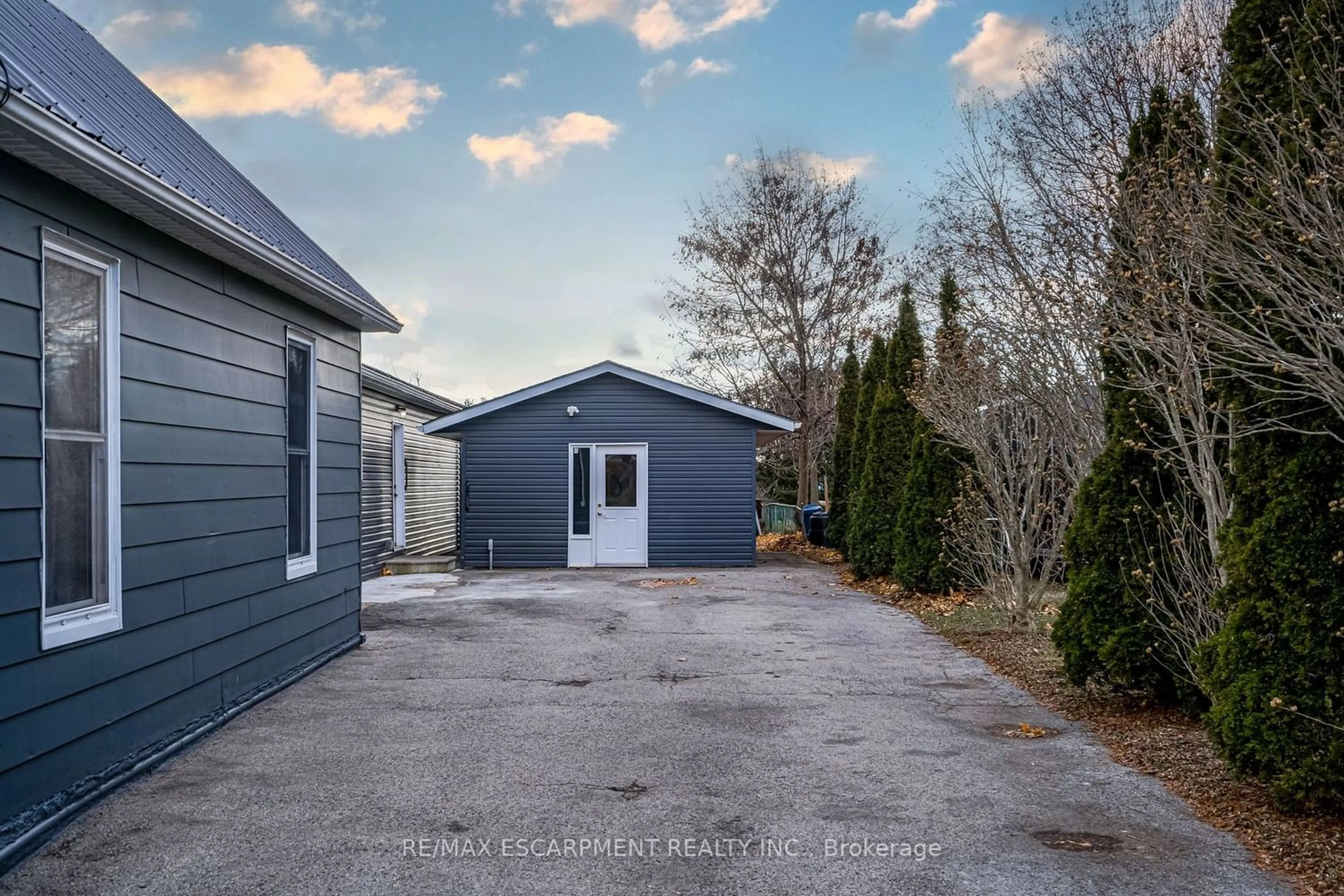 Shed for 27 Jane St, Haldimand Ontario N0A 1H0