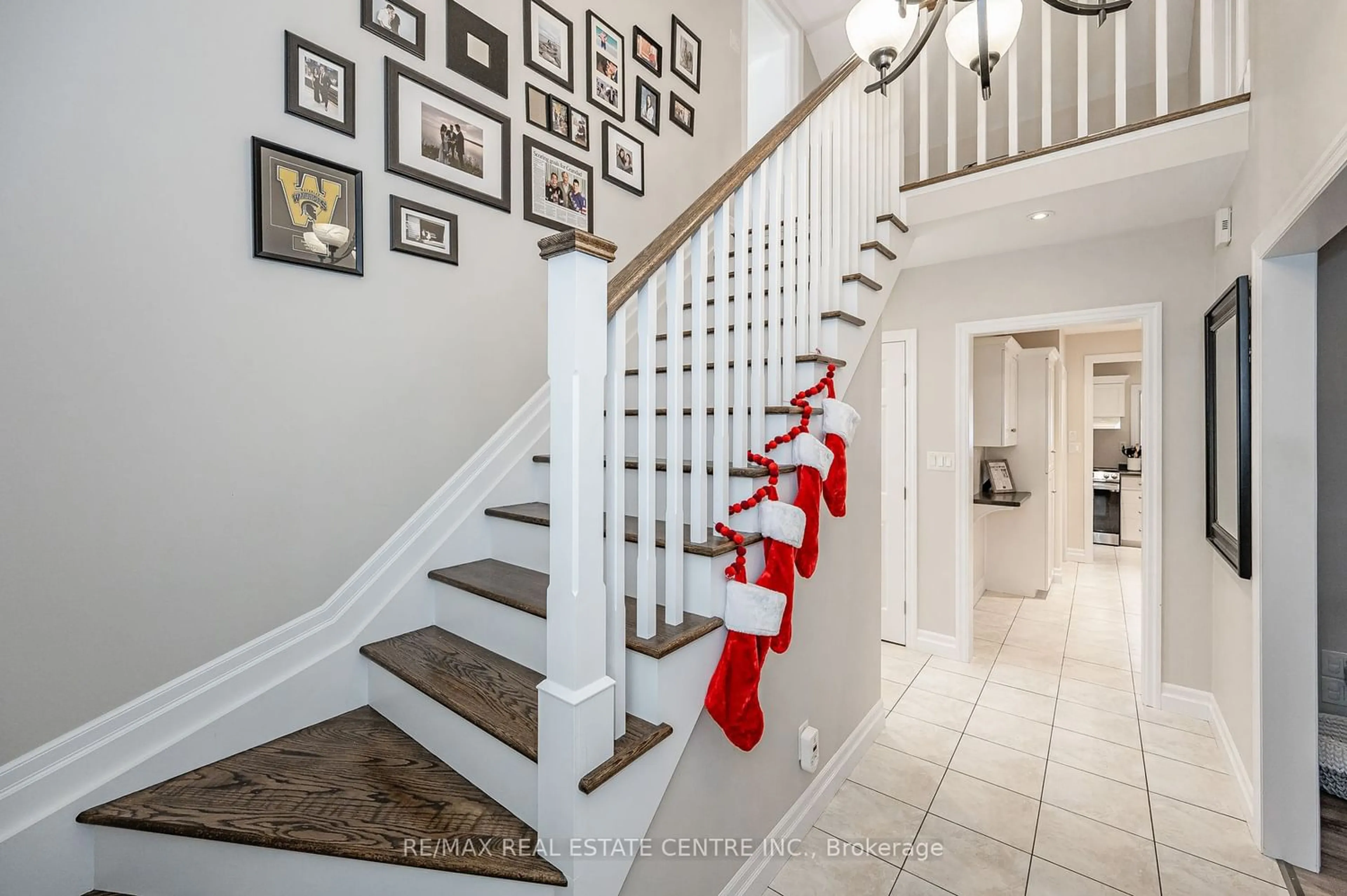 Unknown for 36 Chalmers St, Cambridge Ontario N1R 5B2