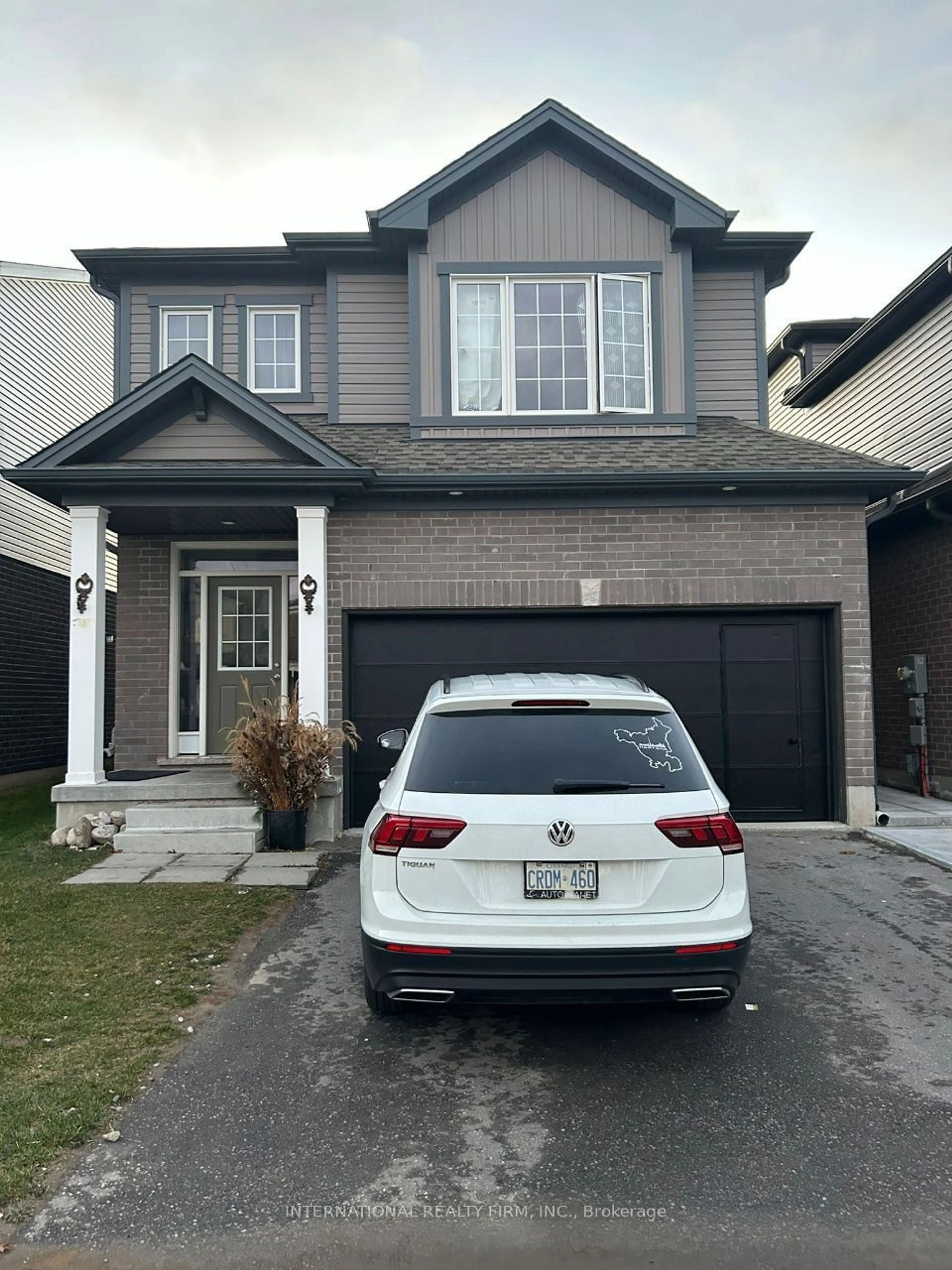 Home with unknown exterior material for 55 Beauchamp Dr, Cambridge Ontario N1S 0B9