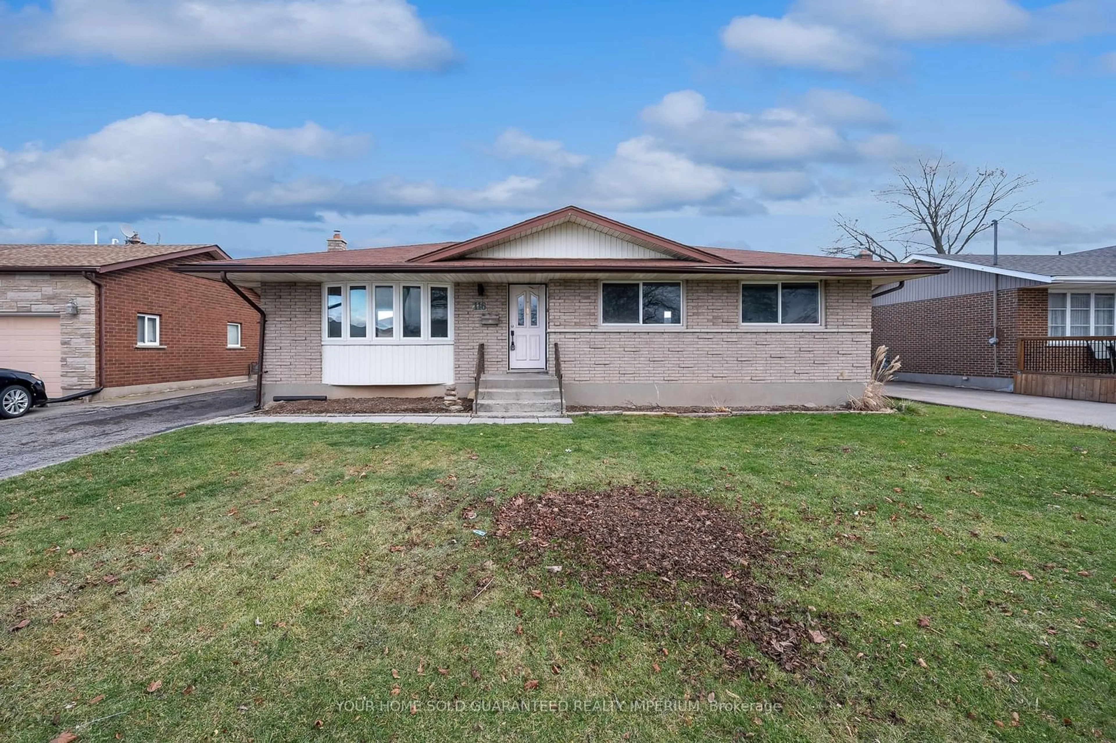 Frontside or backside of a home for 116 Collier Rd, Thorold Ontario L2V 3T4