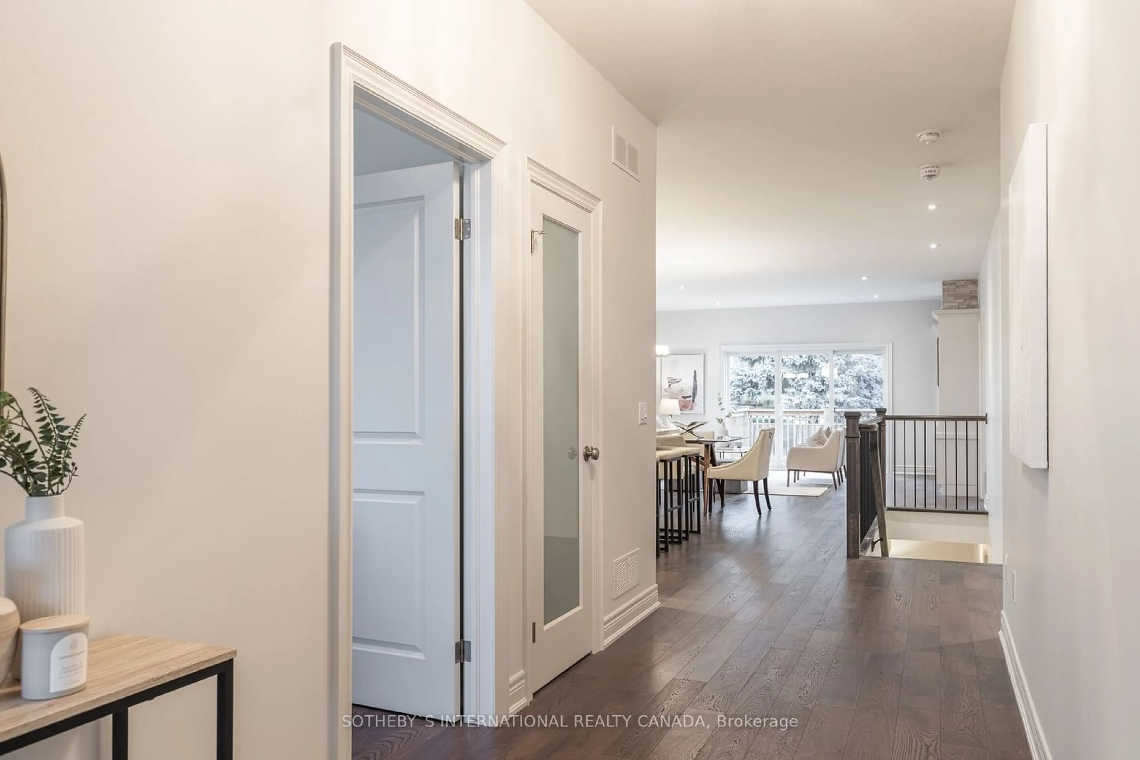 Indoor entryway for 10 Summerhayes Dr, Niagara-on-the-Lake Ontario L0S 1J0