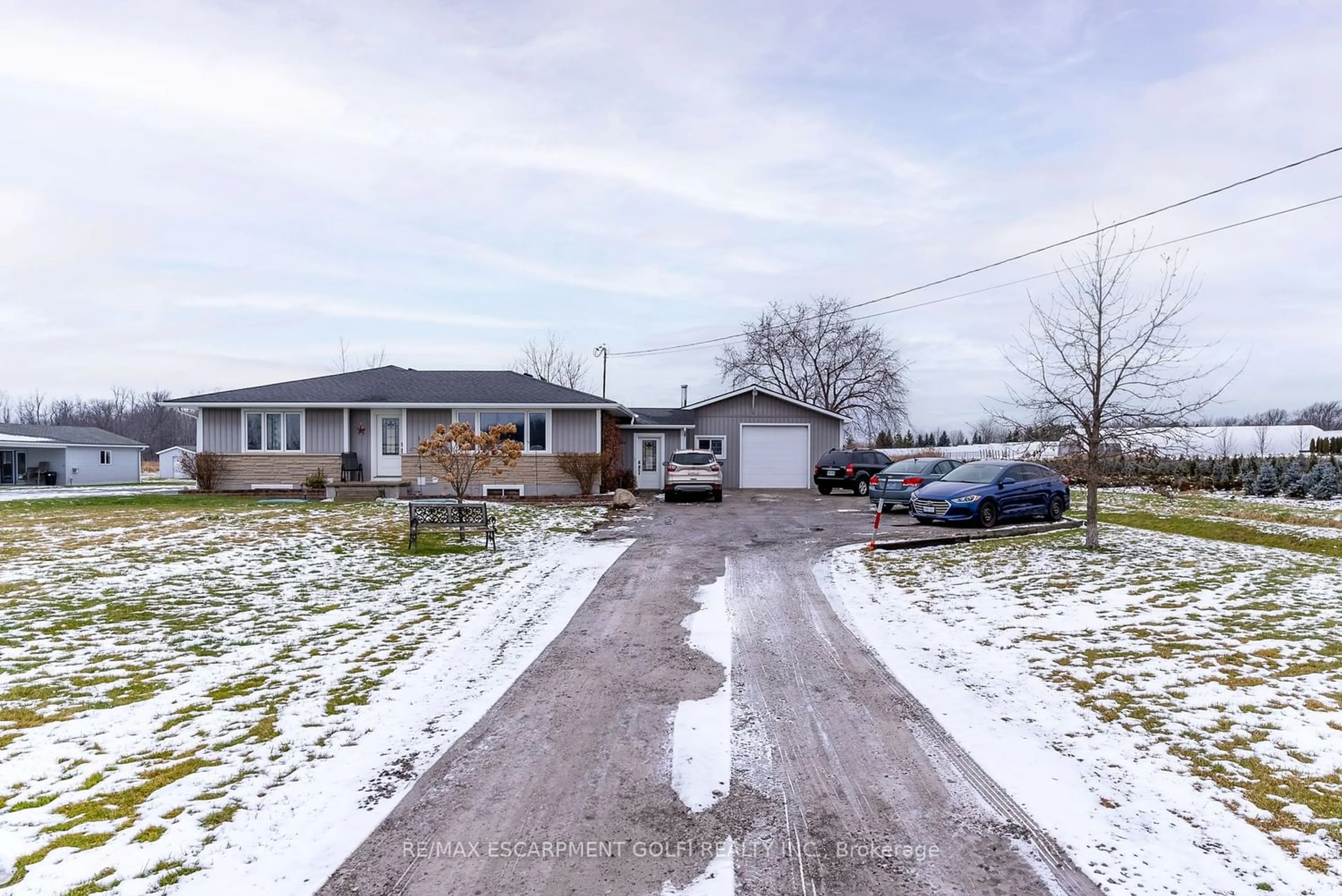 Street view for 226 Woolverton Rd, Grimsby Ontario L3M 4E7