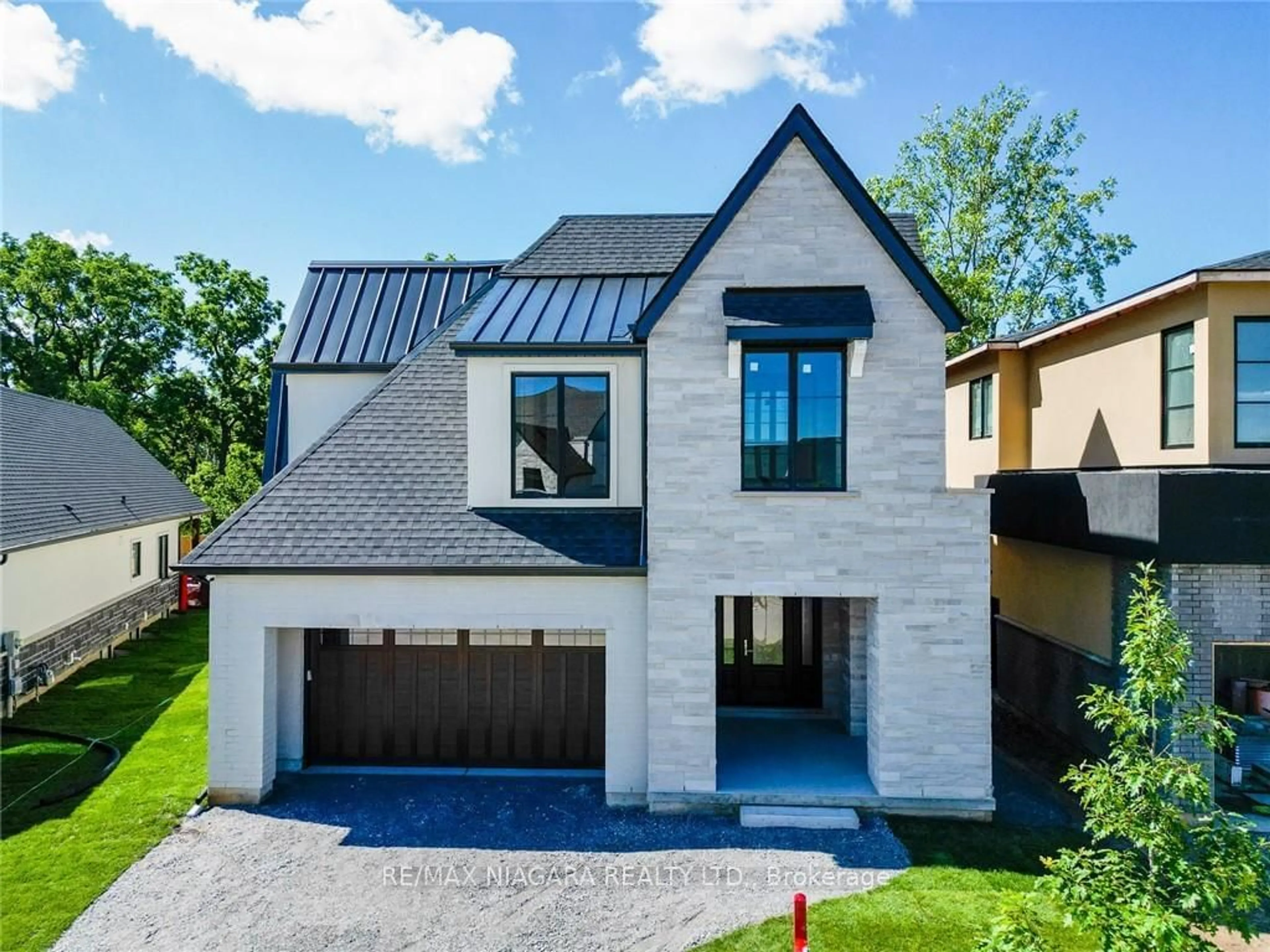 Home with brick exterior material, street for 94 Millpond Rd, Niagara-on-the-Lake Ontario L0S 1P0