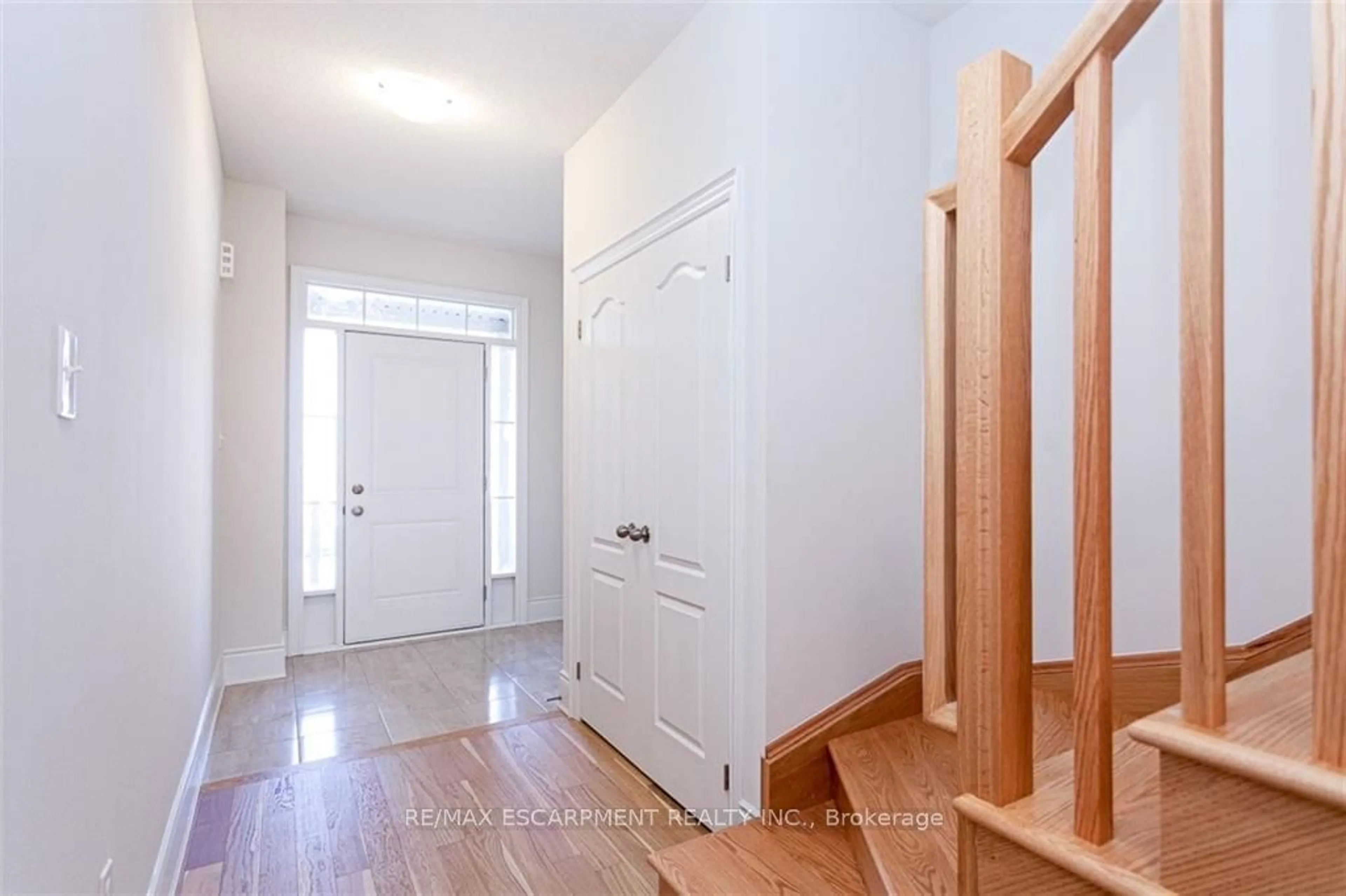 Indoor entryway for 43 Jell St, Guelph Ontario N1L 0R6