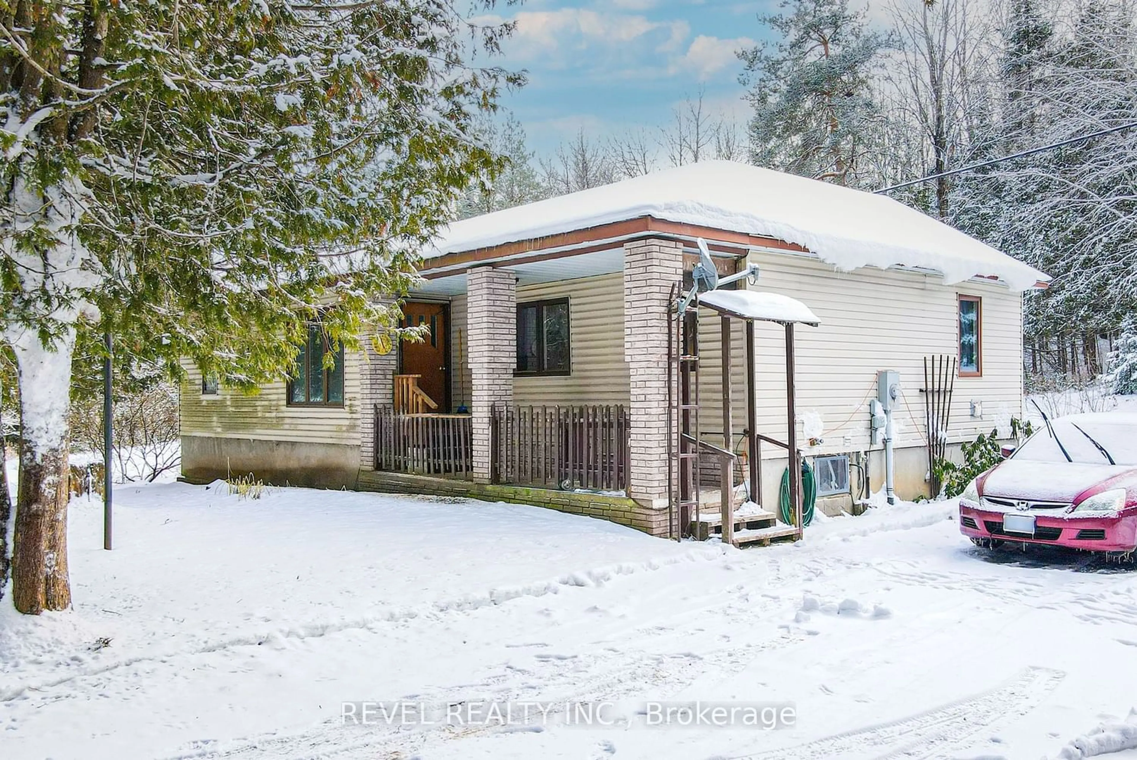Street view for 1027 Payne's Rd, Highlands East Ontario K0L 2Y0