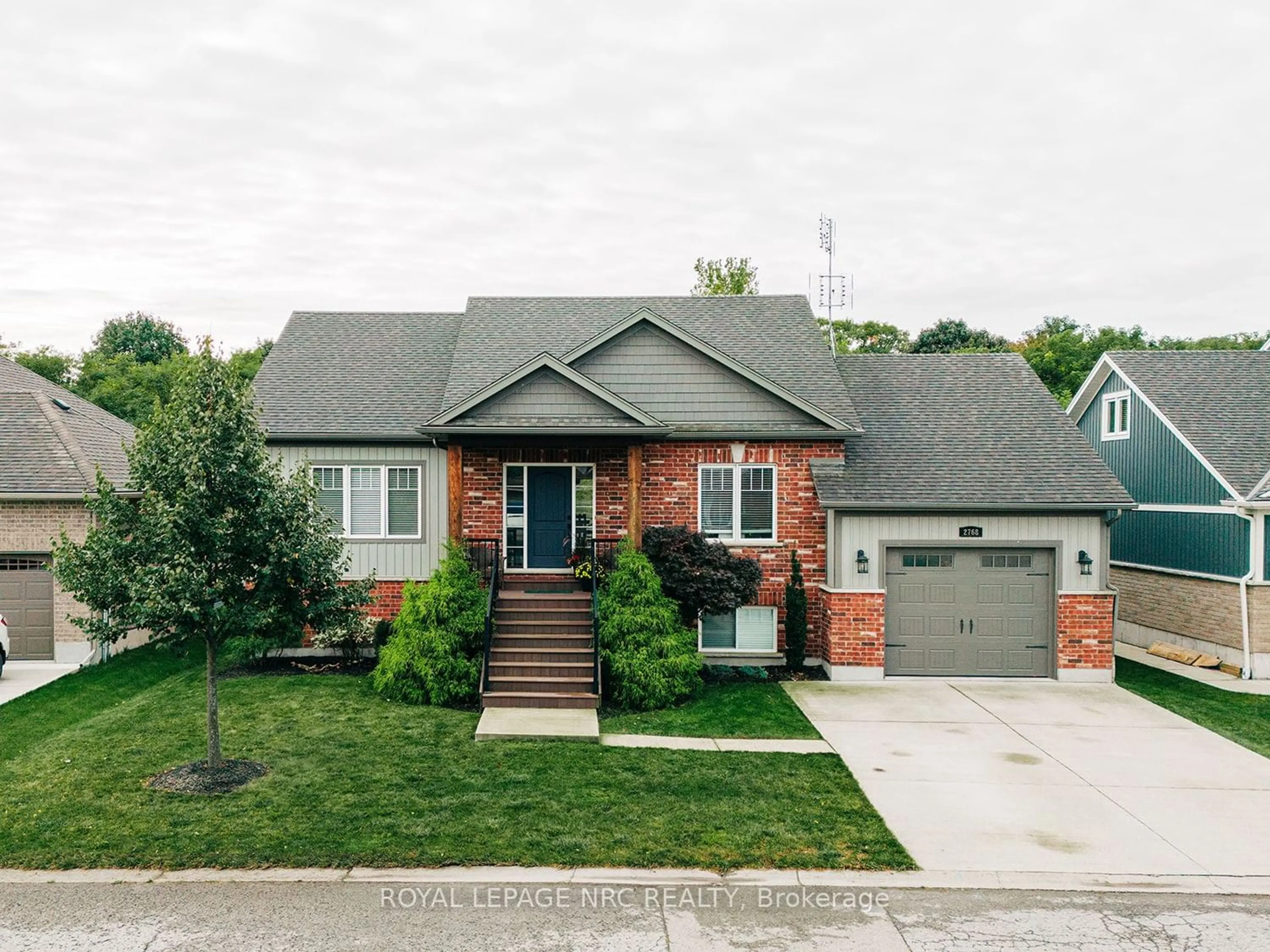 Home with brick exterior material for 2768 Chestnut St, Lincoln Ontario L0R 1S0