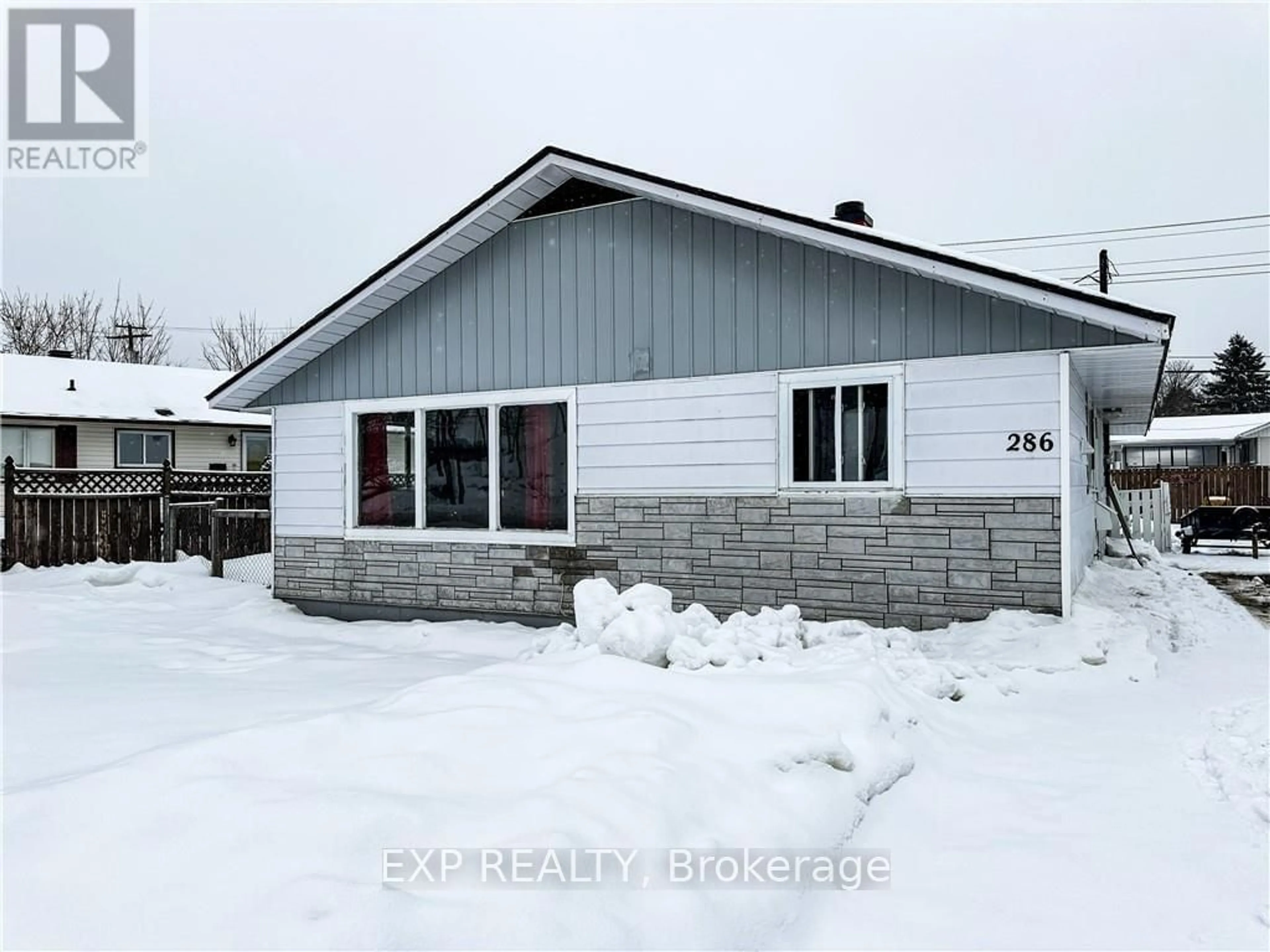 Frontside or backside of a home for 286 Mississauga Ave, Elliot Lake Ontario P5A 1E7
