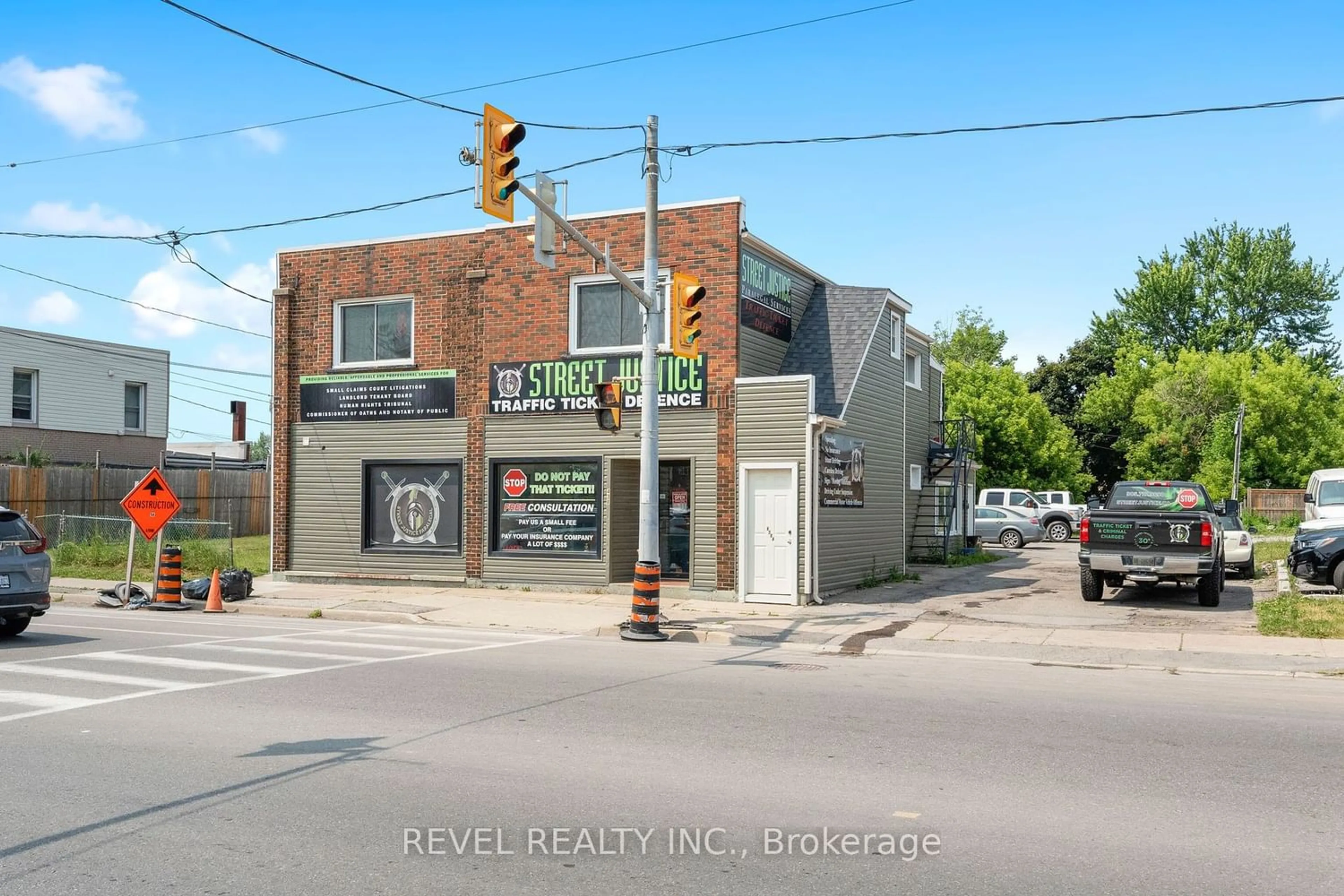 Street view for 436-438 East Main St, Welland Ontario L3B 3X5