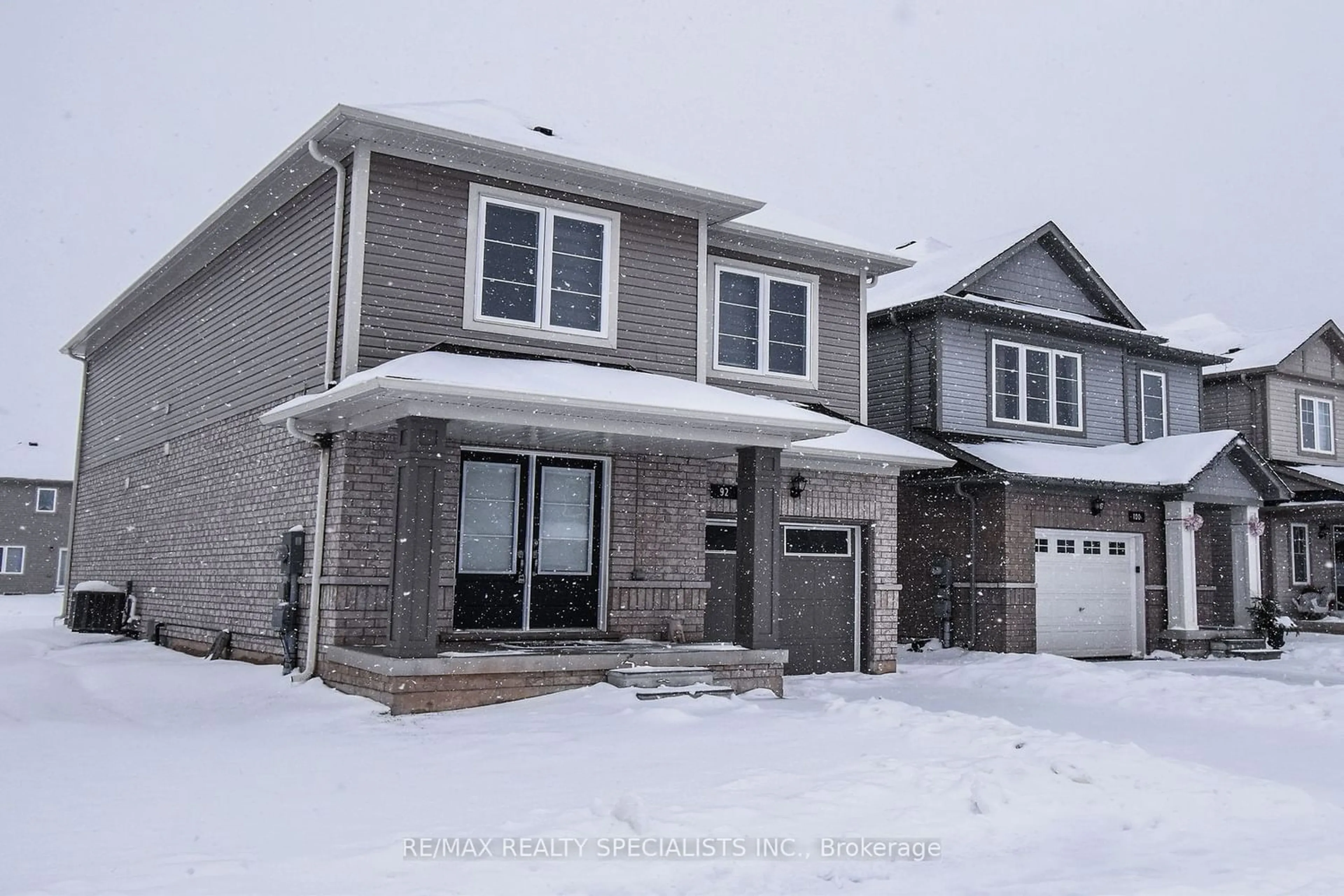 Frontside or backside of a home for 92 Tumblewood Pl, Welland Ontario L3B 0J3