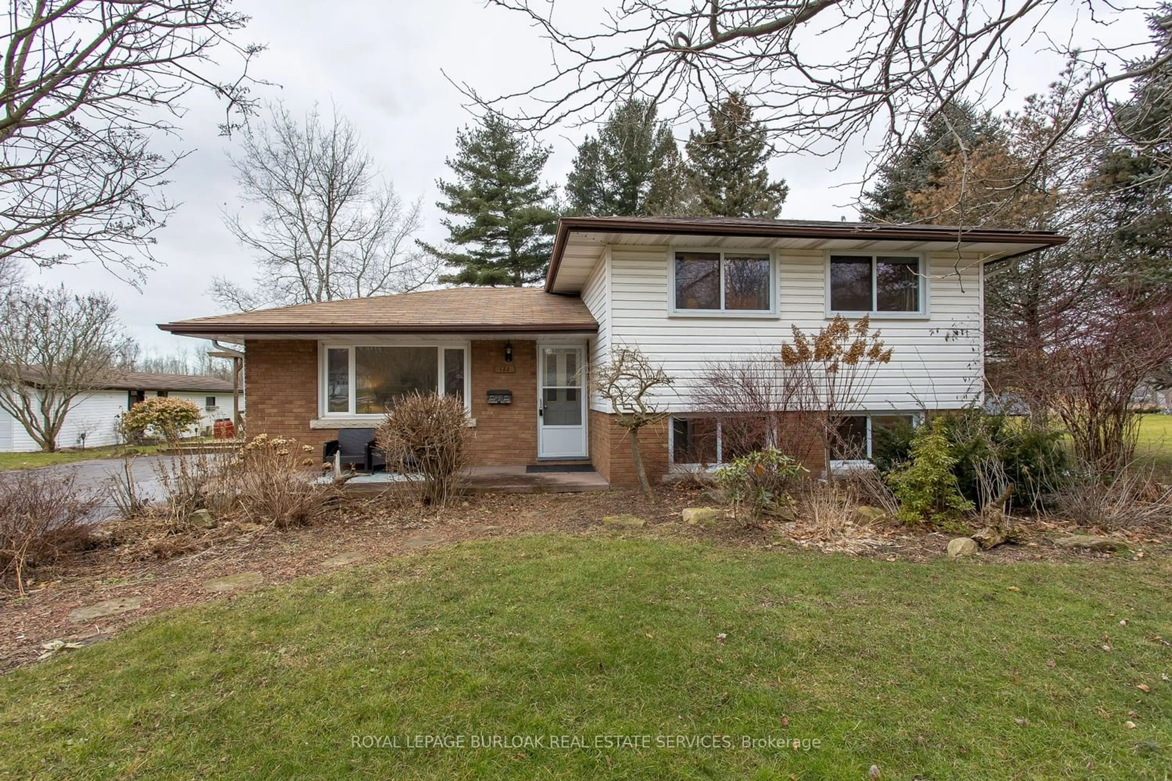 Frontside or backside of a home for 122 Inman Rd, Haldimand Ontario N1A 3B8