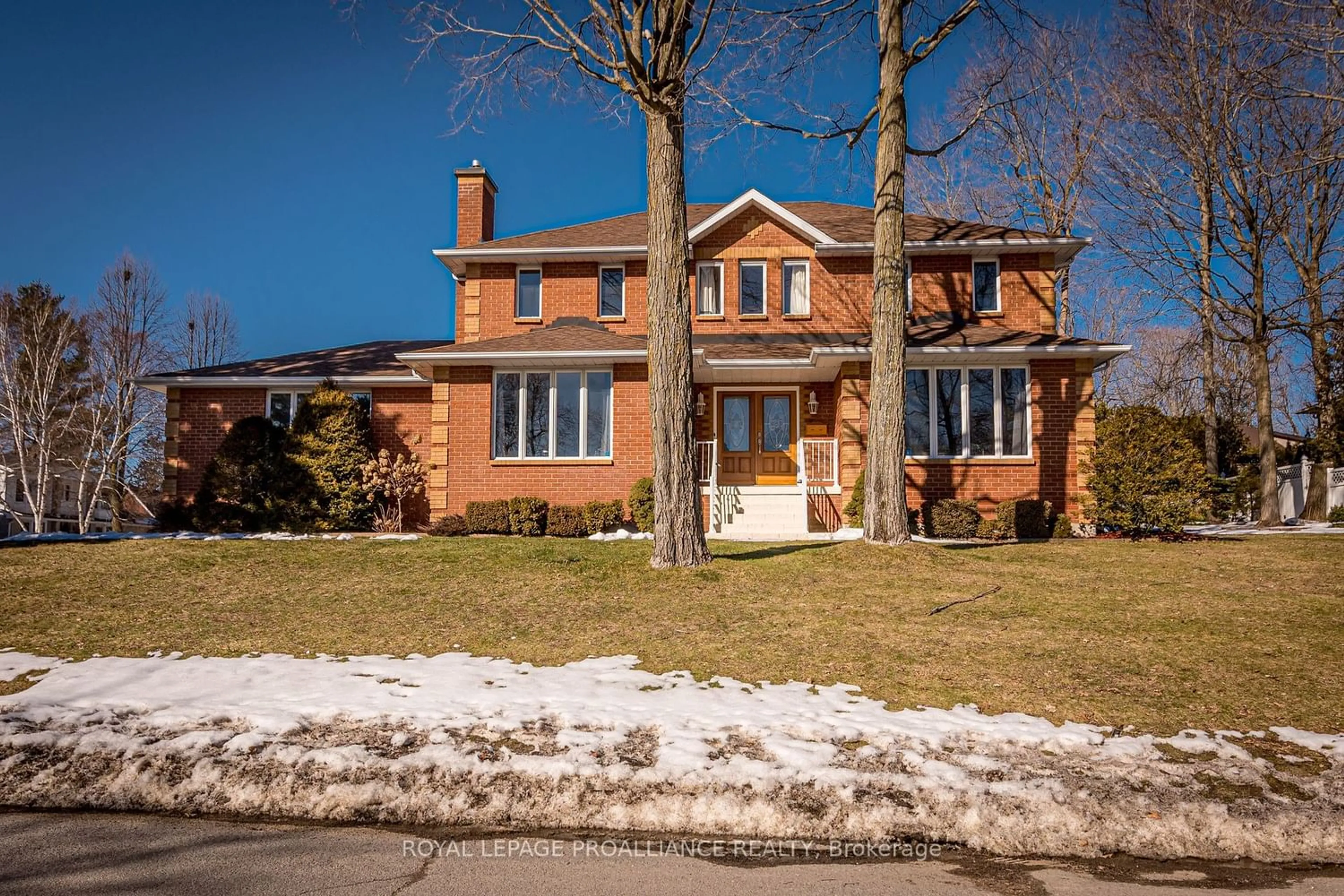 Home with brick exterior material for 542 Rankin Cres, Kingston Ontario K7M 7L4