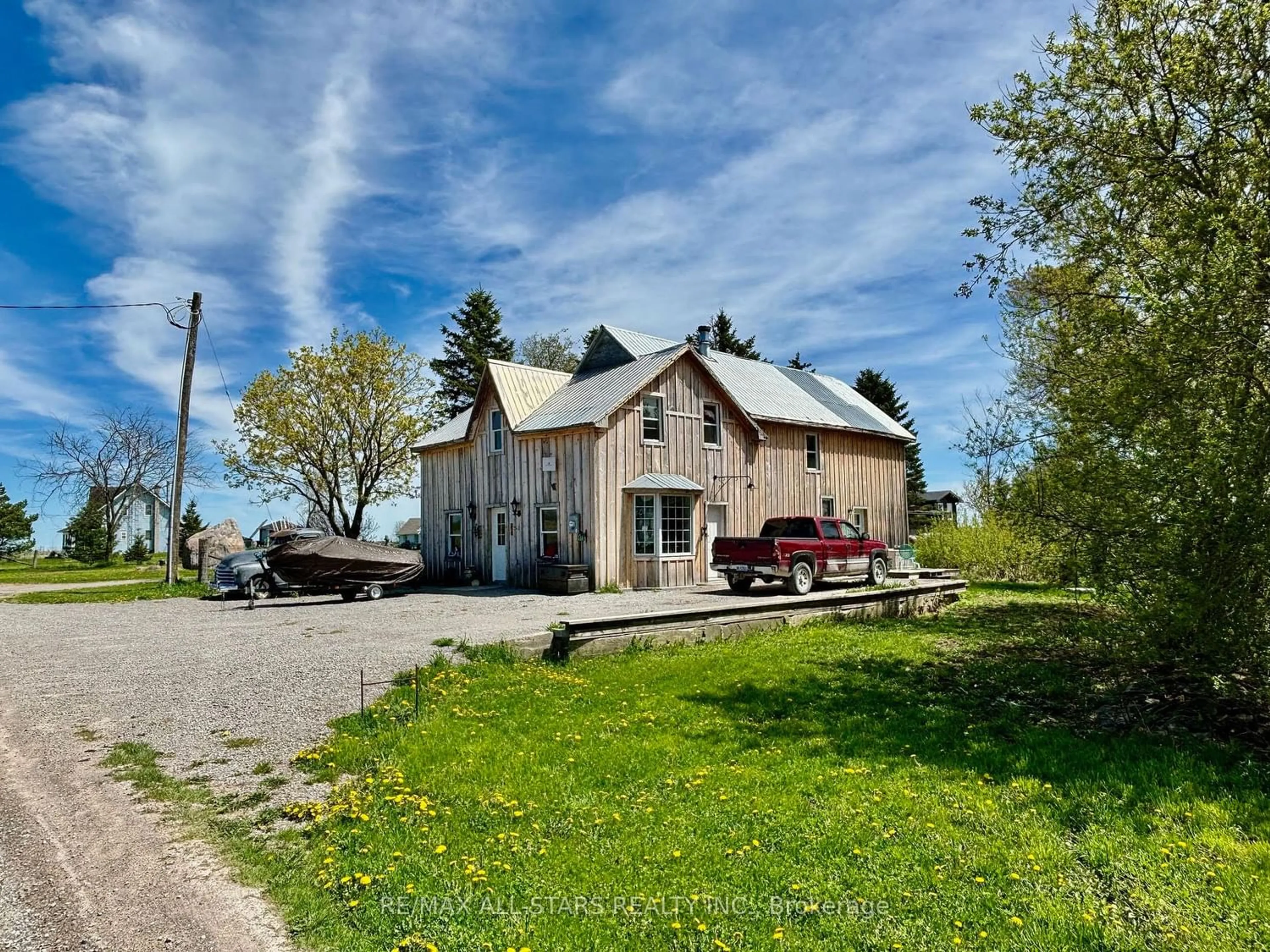 Living room for 498 Eldon Station Rd, Kawartha Lakes Ontario K0M 2T0