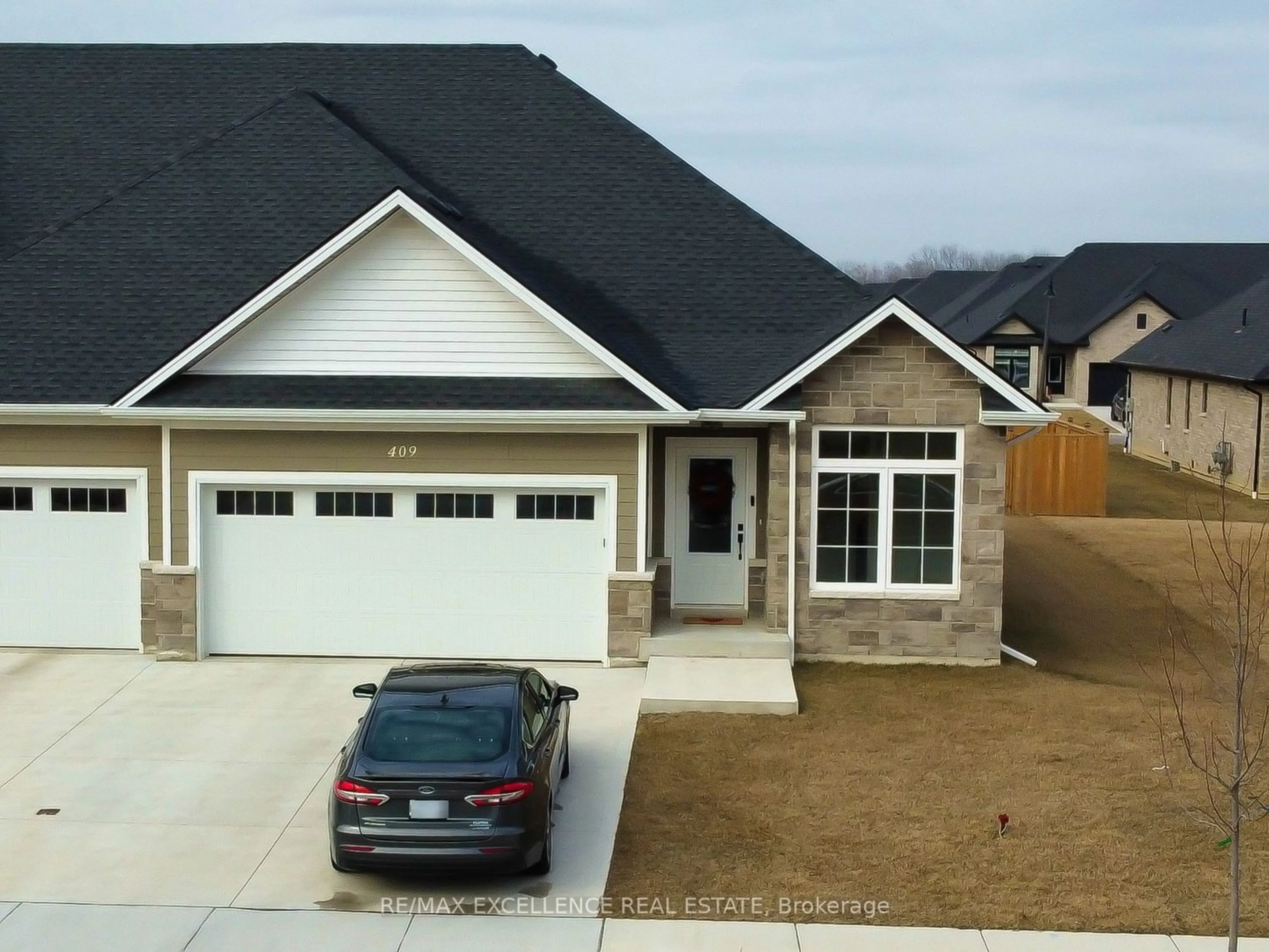 Frontside or backside of a home for 409 Westcott Rd, Amherstburg Ontario N9V 4C5