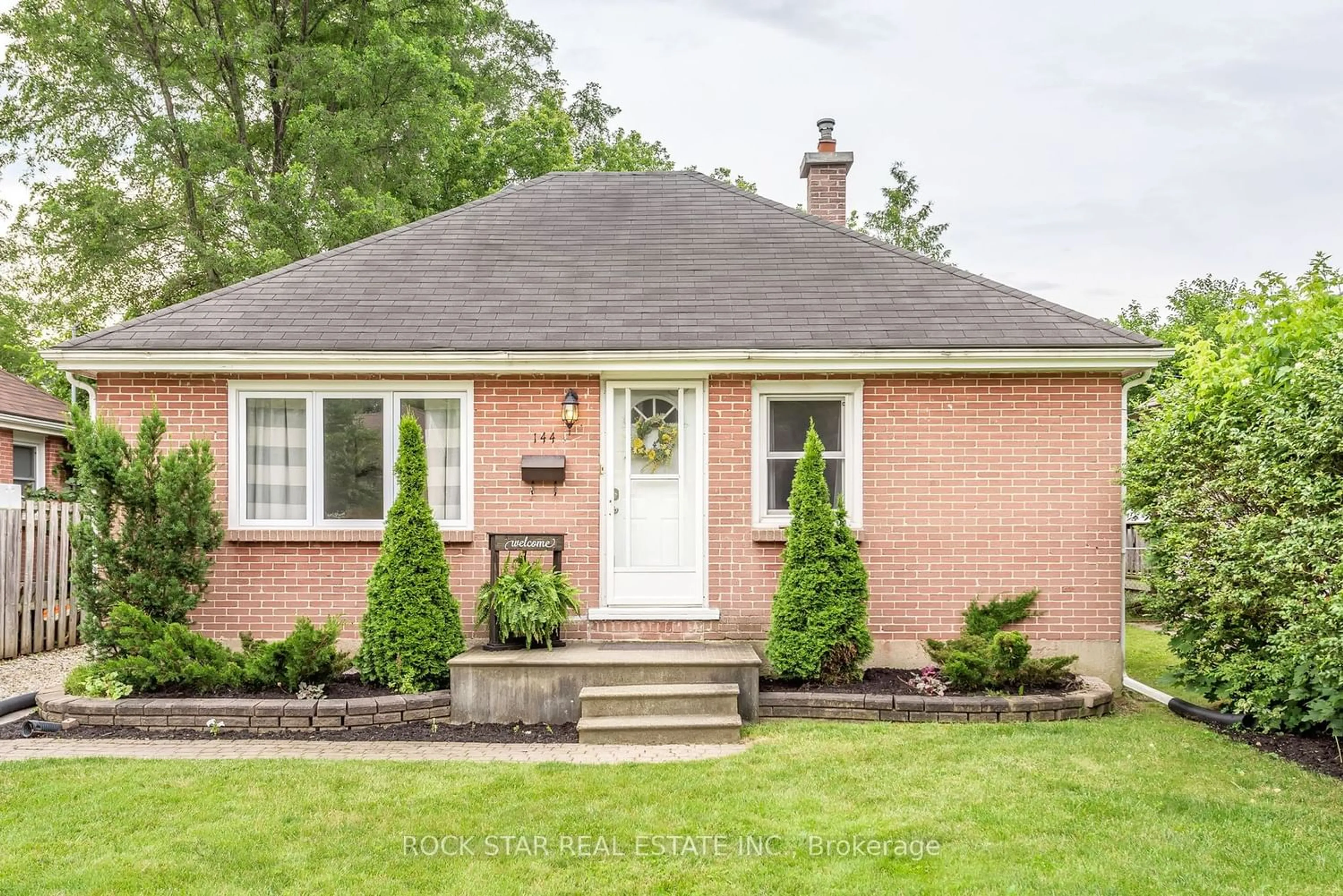Home with brick exterior material for 144 Empress Ave, London Ontario N6H 1N5